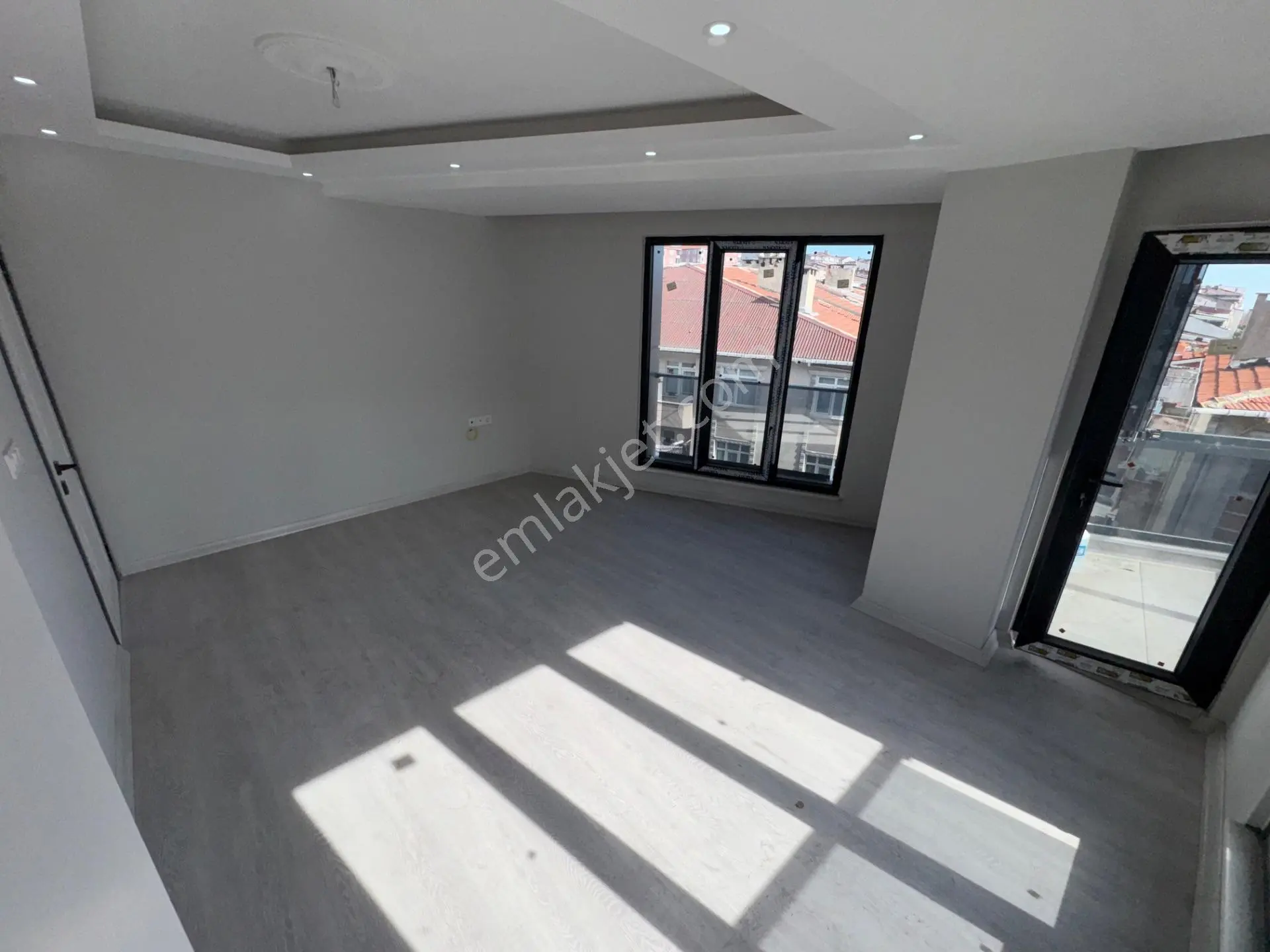 Zaferyapıdan Satılık Köşesıfıryüksekgirişkat 2+1 85m2 Esentepemh — fotoğraf 3