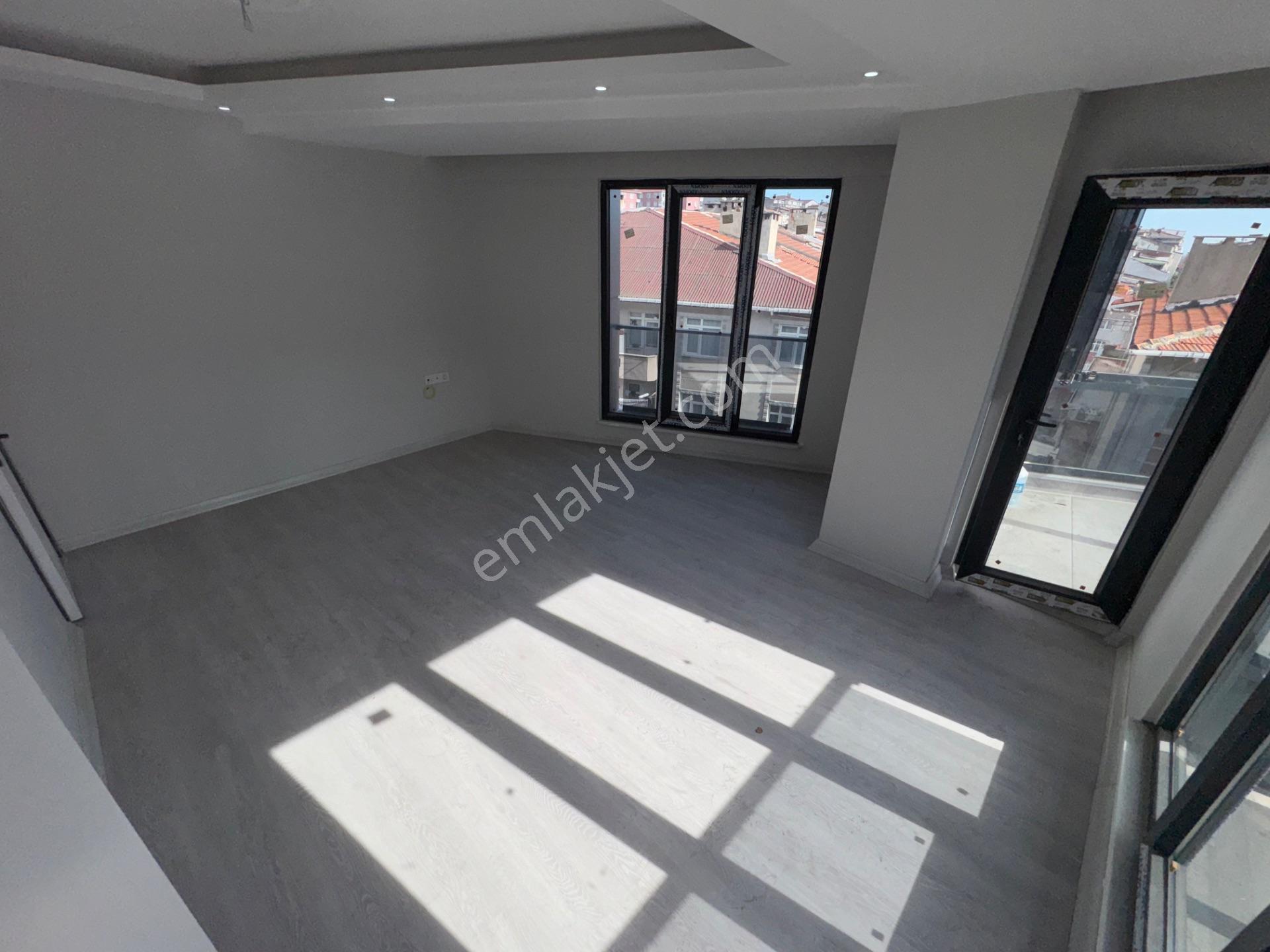 Zaferyapıdan Satılık Köşesıfıryüksekgirişkat 2+1 85m2 Esentepemh — fotoğraf 9