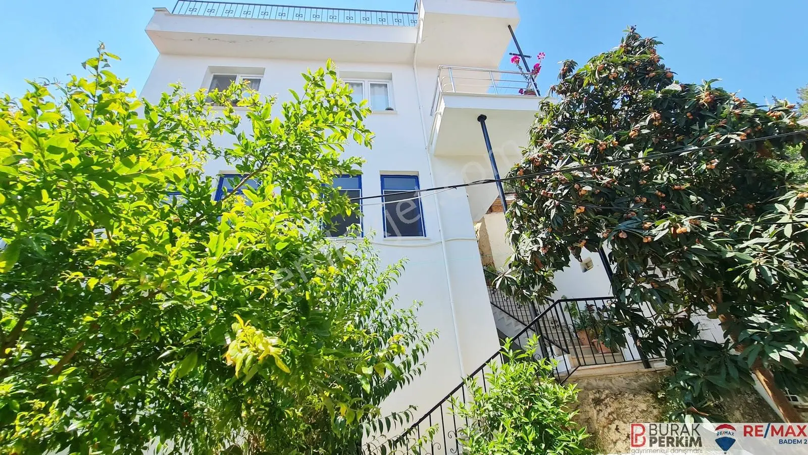 Fethiye Merkez Cumhuriyet Mahallesinde Satılık Komple Bina