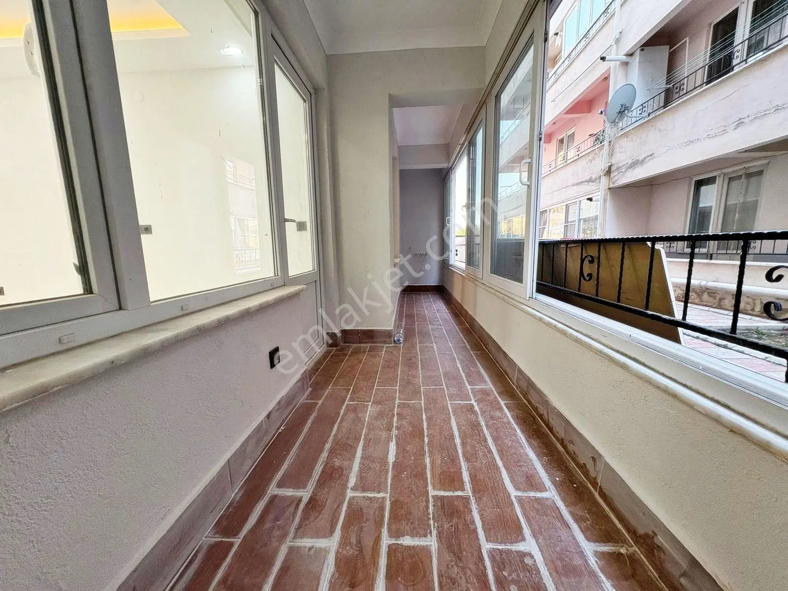 Aktiften Akçay'da Satılık Fırsat! Her Detayıyla Harika Ferah 1+1daire — fotoğraf 5