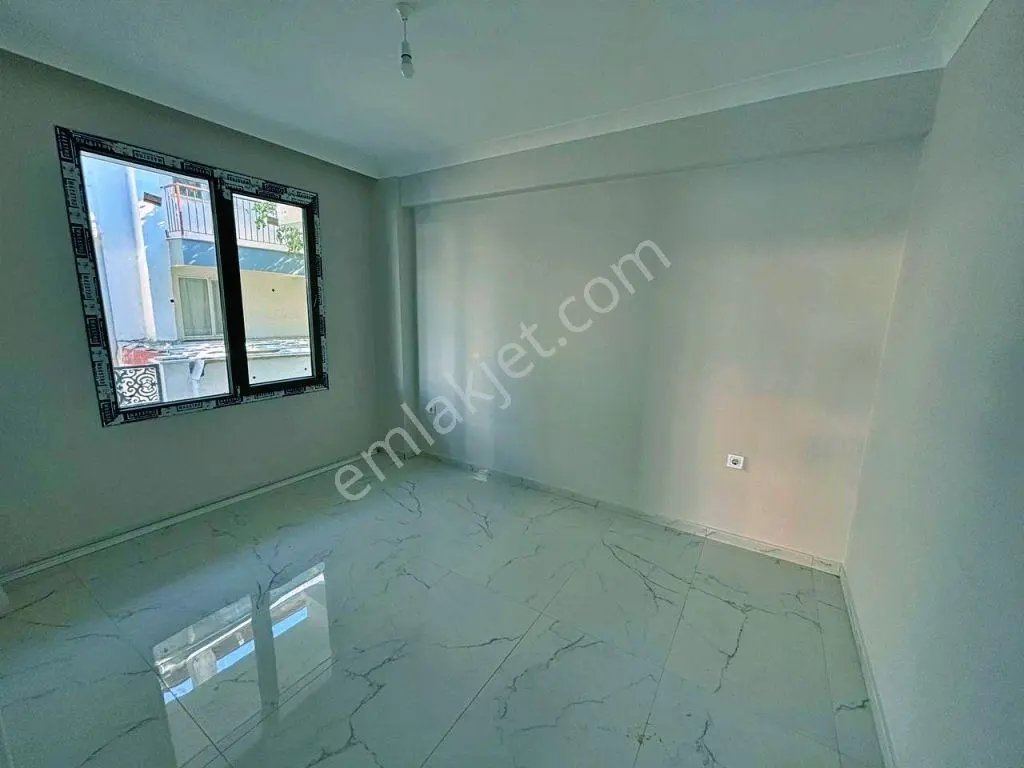 Uytundan Burhaniye Öğretmenlerde Müstakil Tadında Bahçeli 1+1 — fotoğraf 17
