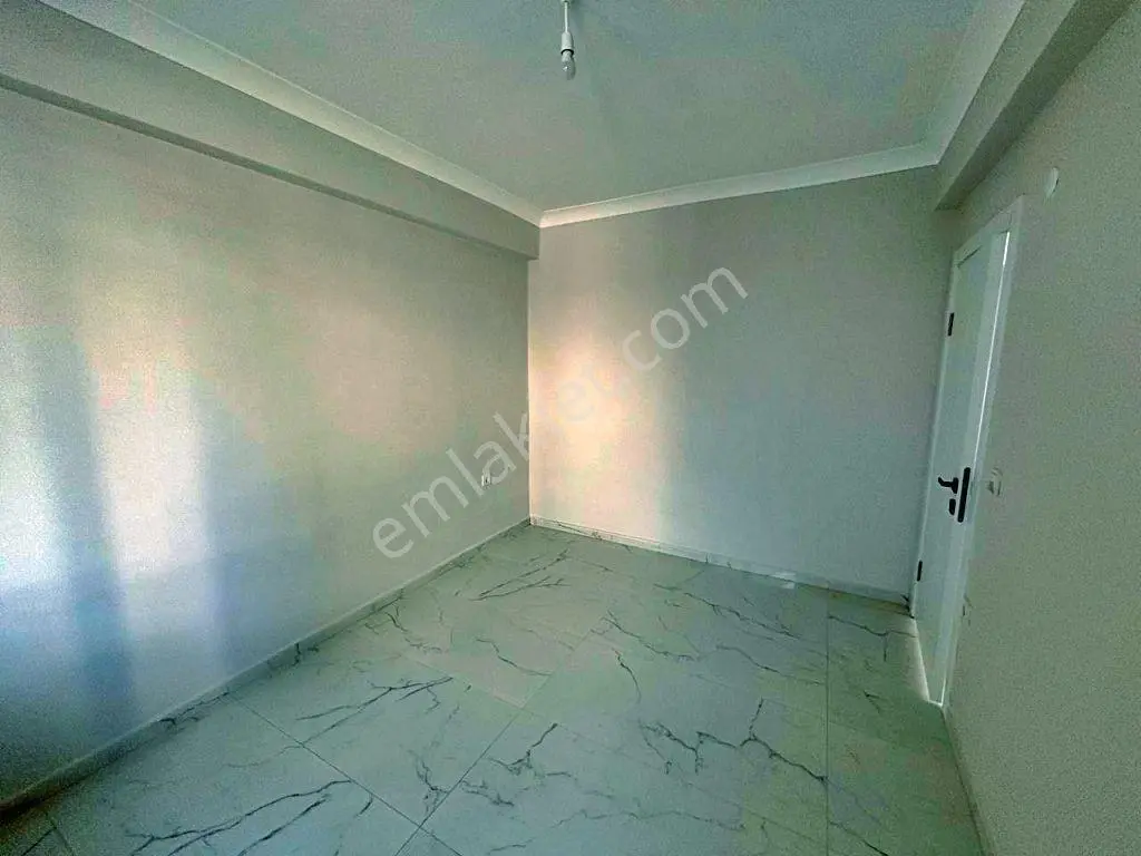 Uytundan Burhaniye Öğretmenlerde Müstakil Tadında Bahçeli 1+1 — fotoğraf 19