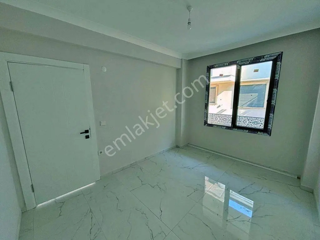 Uytundan Burhaniye Öğretmenlerde Müstakil Tadında Bahçeli 1+1 — fotoğraf 24