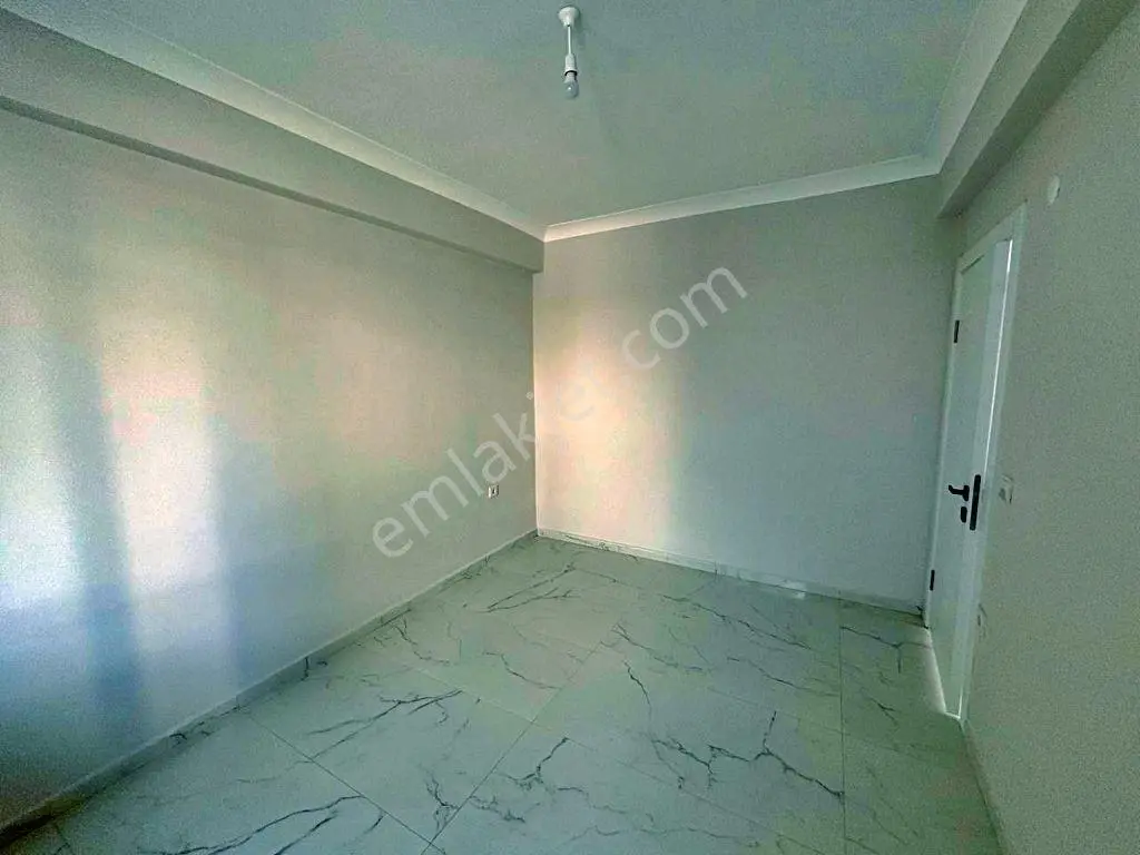 Uytundan Burhaniye Öğretmenlerde Müstakil Tadında Bahçeli 1+1 — fotoğraf 26