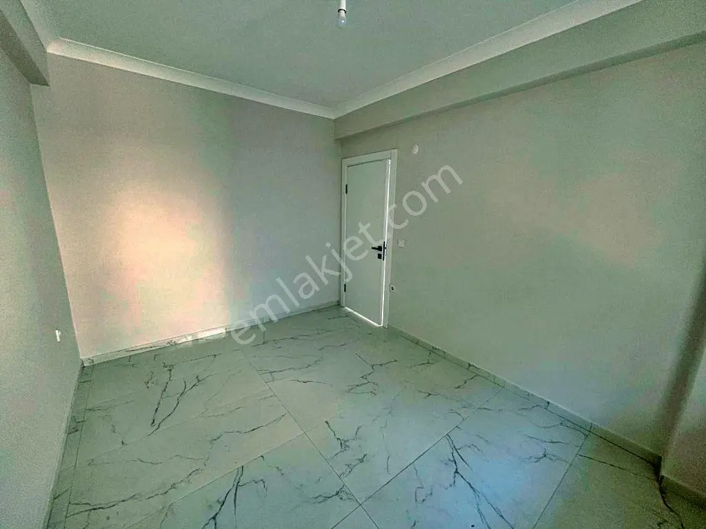 Uytundan Burhaniye Öğretmenlerde Müstakil Tadında Bahçeli 1+1 — fotoğraf 35