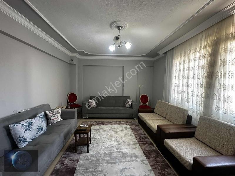 Buca Göksu Mah/de Satılık 2+1 Arakat Geniş Daire