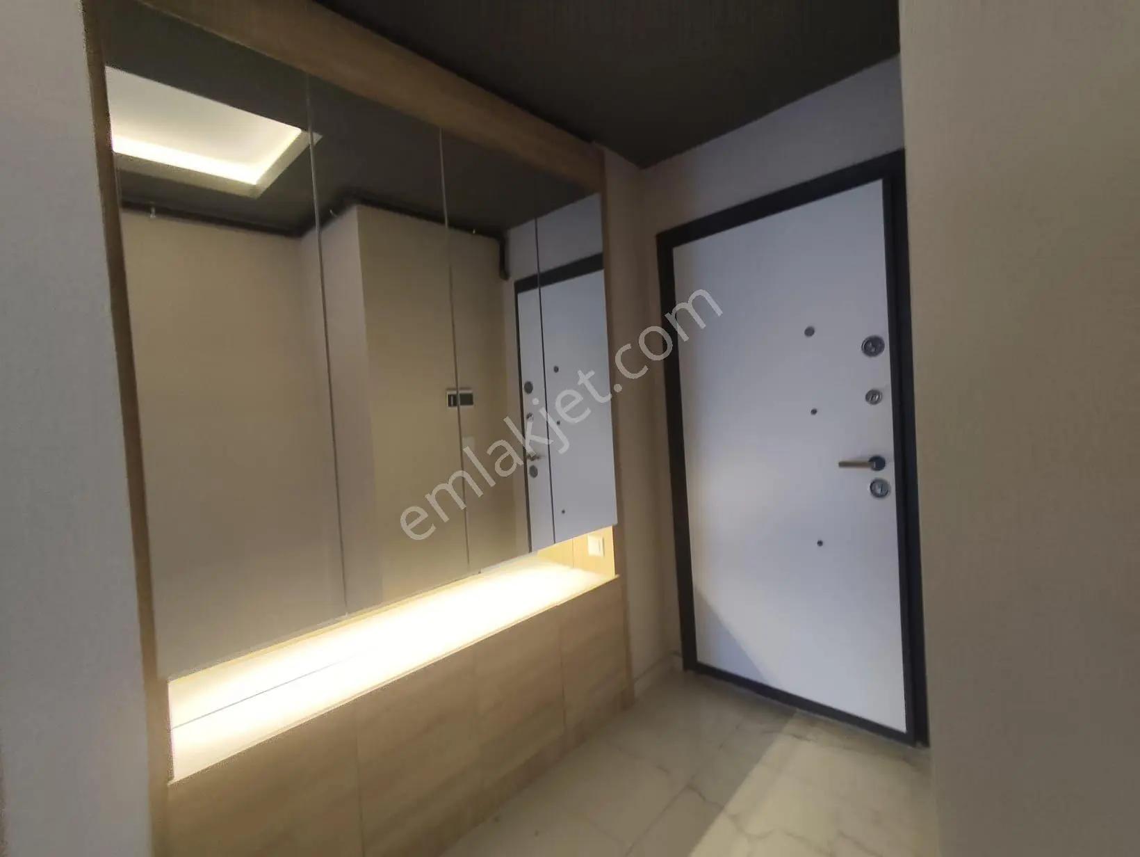 Yılmaz Gayrımenkulden Satılık 2+1 Ön Cephe 3 Son Kat Sıfır Daıre — fotoğraf 27