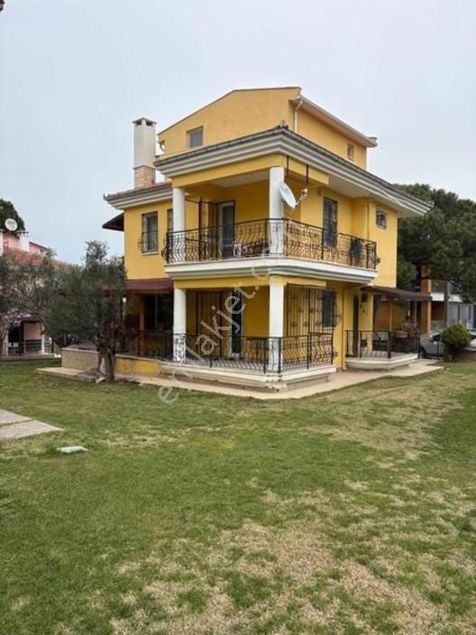 Yumukoğlu Emlaktan Satılık Villa