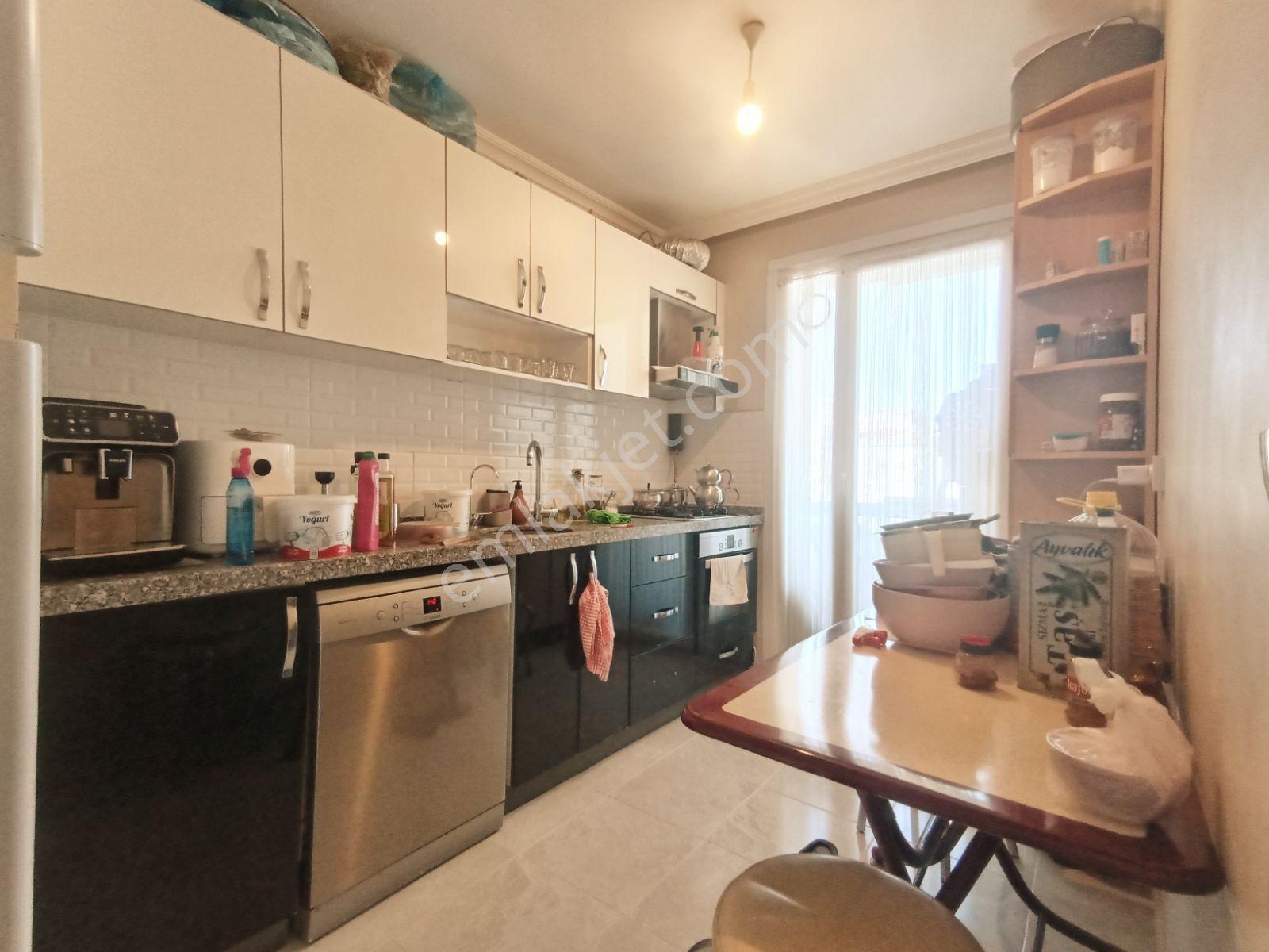 Ümraniye Çamlık Mah Arakat 2+1,88m2 — fotoğraf 16