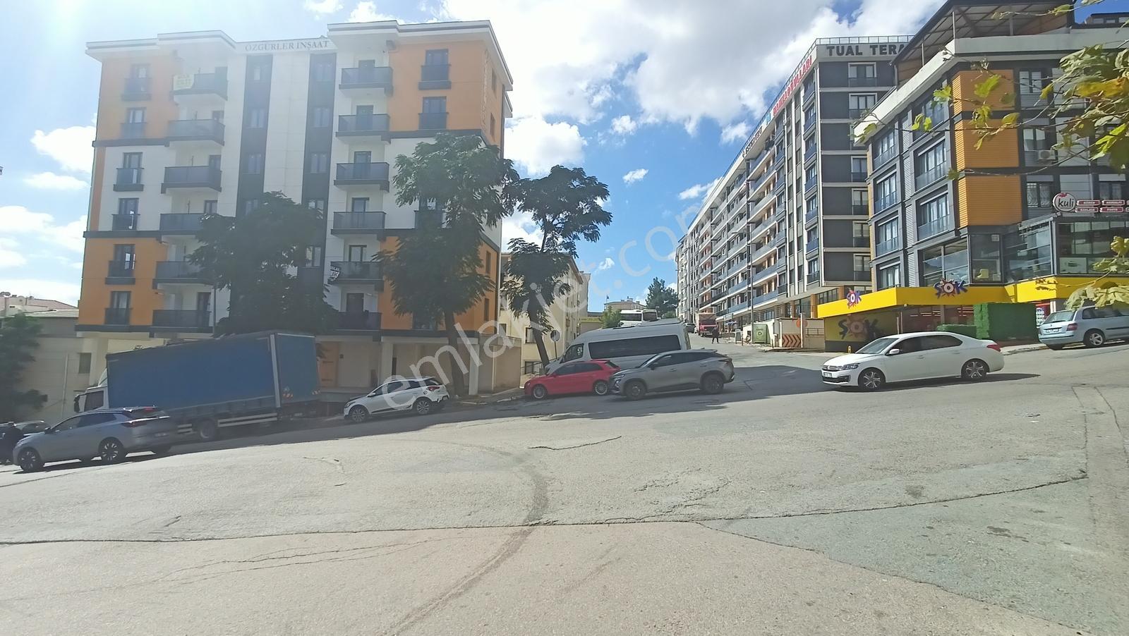Cadde Üzerinde Metroya Yakın Oturuma Hazır 3+1 — fotoğraf 3