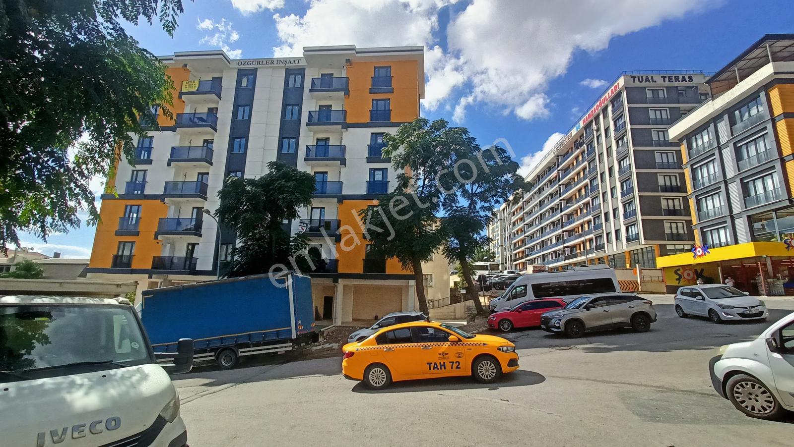 Cadde Üzerinde Metroya Yakın Oturuma Hazır 3+1 — fotoğraf 4
