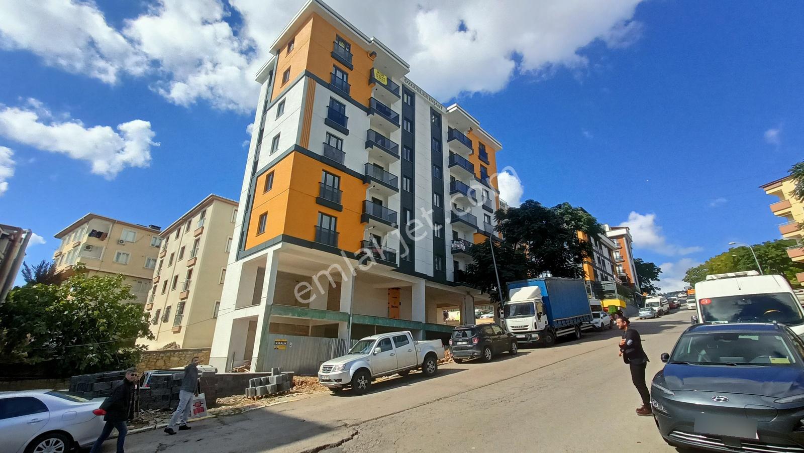 Cadde Üzerinde Metroya Yakın Oturuma Hazır 3+1 — fotoğraf 7
