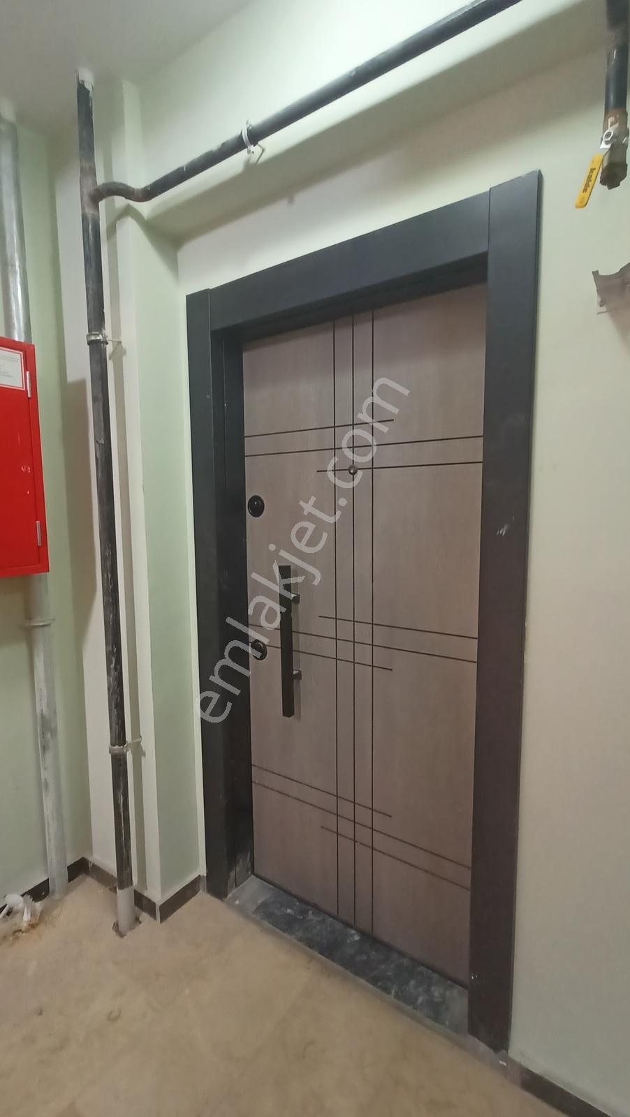 Cadde Üzerinde Metroya Yakın Oturuma Hazır 3+1 — fotoğraf 21