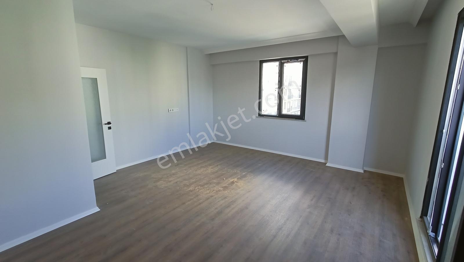 Cadde Üzerinde Metroya Yakın Oturuma Hazır 3+1 — fotoğraf 28