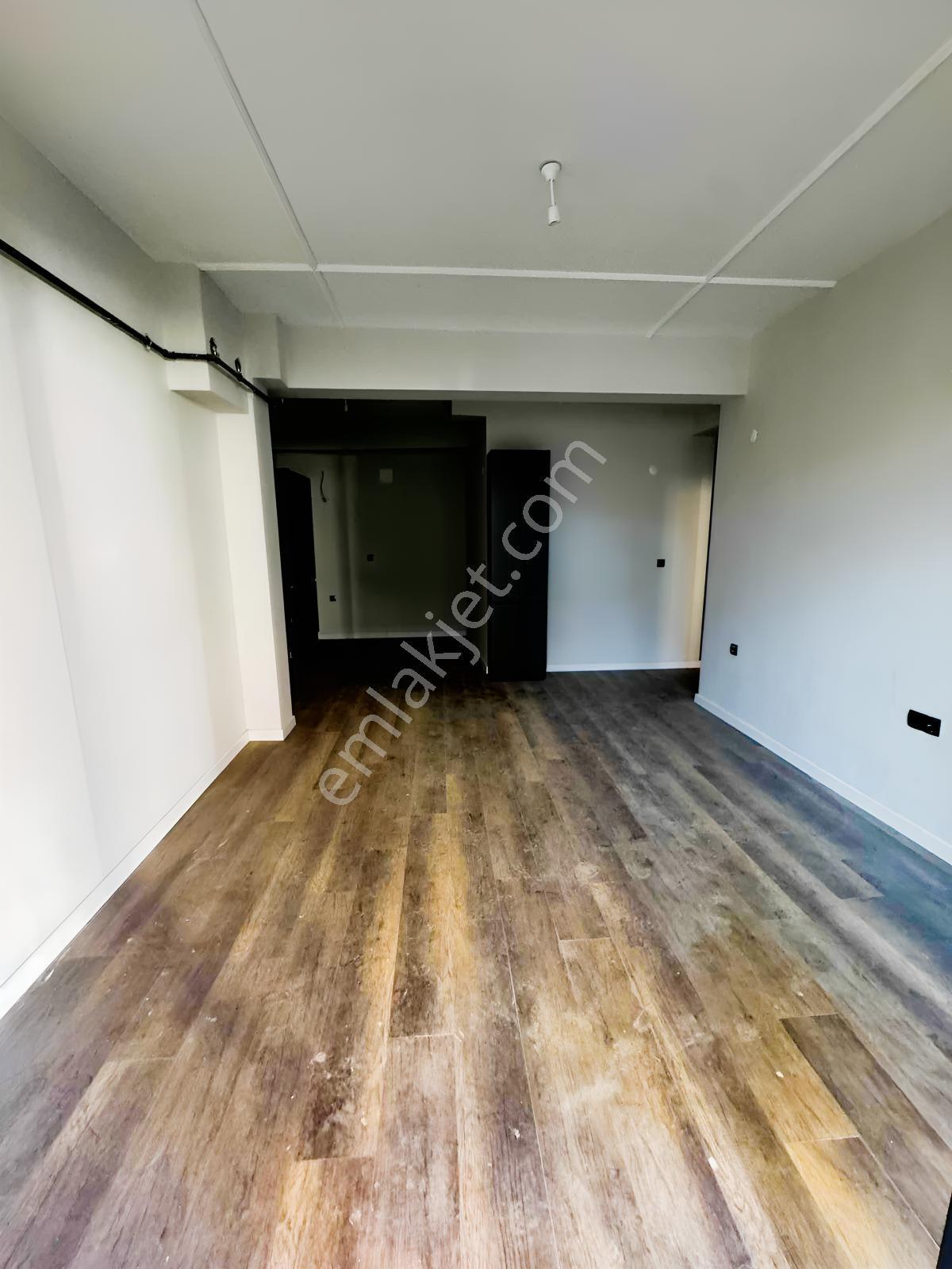 3 Bloklu Site İçerisinde Bahçe Kullanım Alanlı Lüks 2+1 — fotoğraf 3