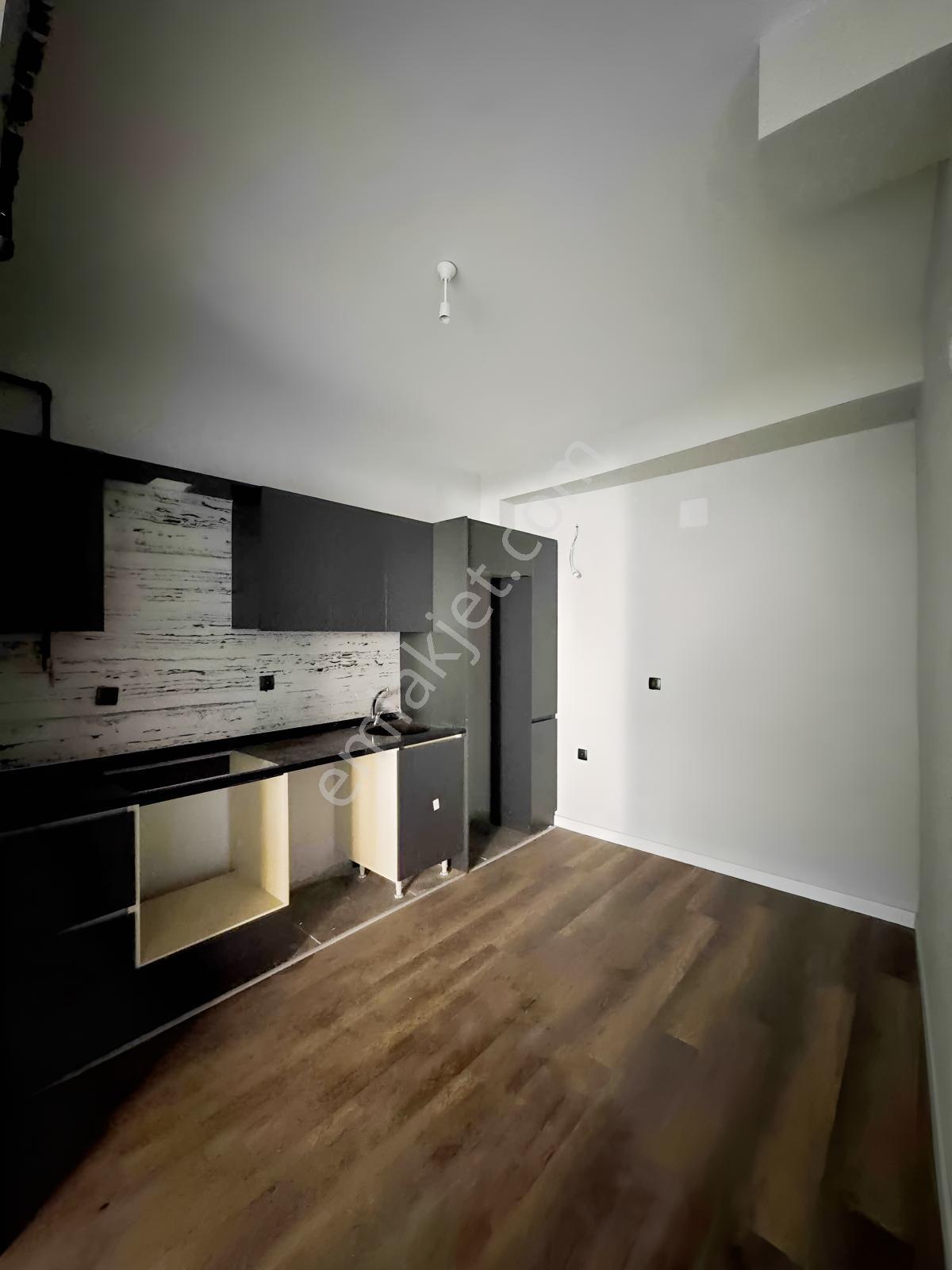 3 Bloklu Site İçerisinde Bahçe Kullanım Alanlı Lüks 2+1 — fotoğraf 4