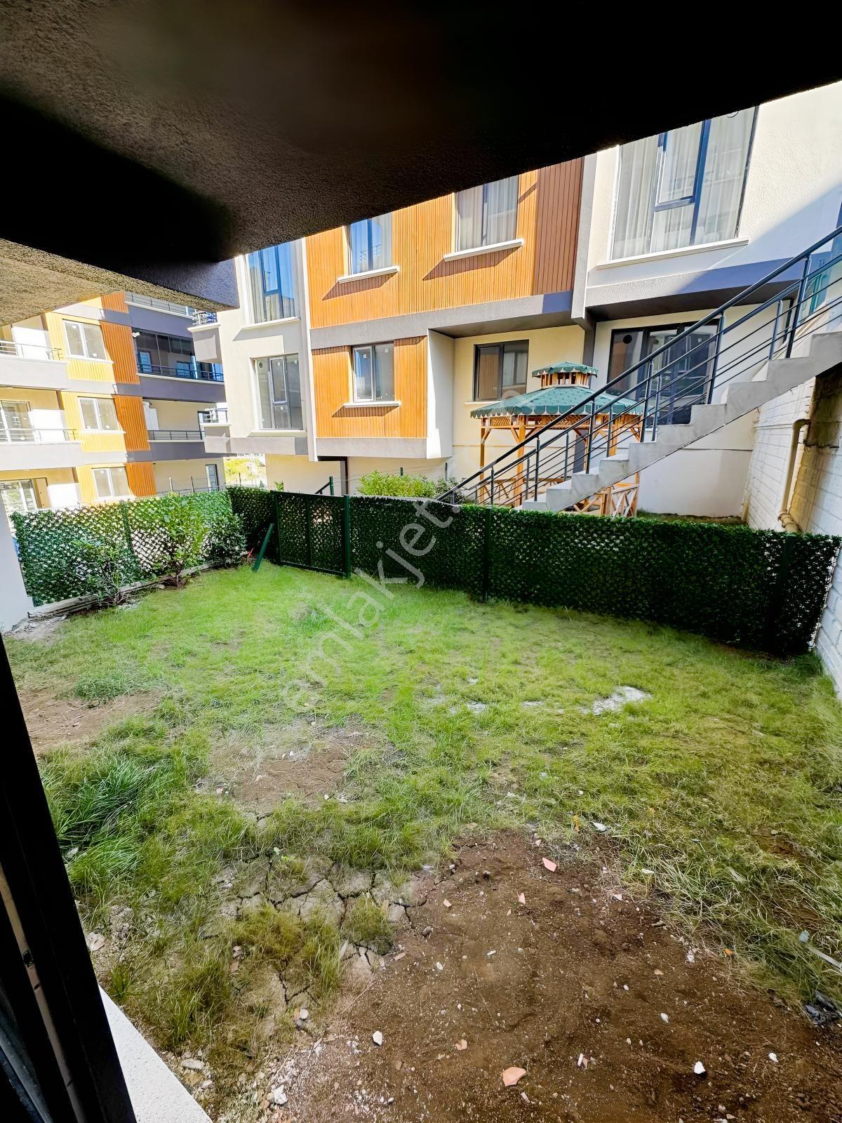 3 Bloklu Site İçerisinde Bahçe Kullanım Alanlı Lüks 2+1 — fotoğraf 8
