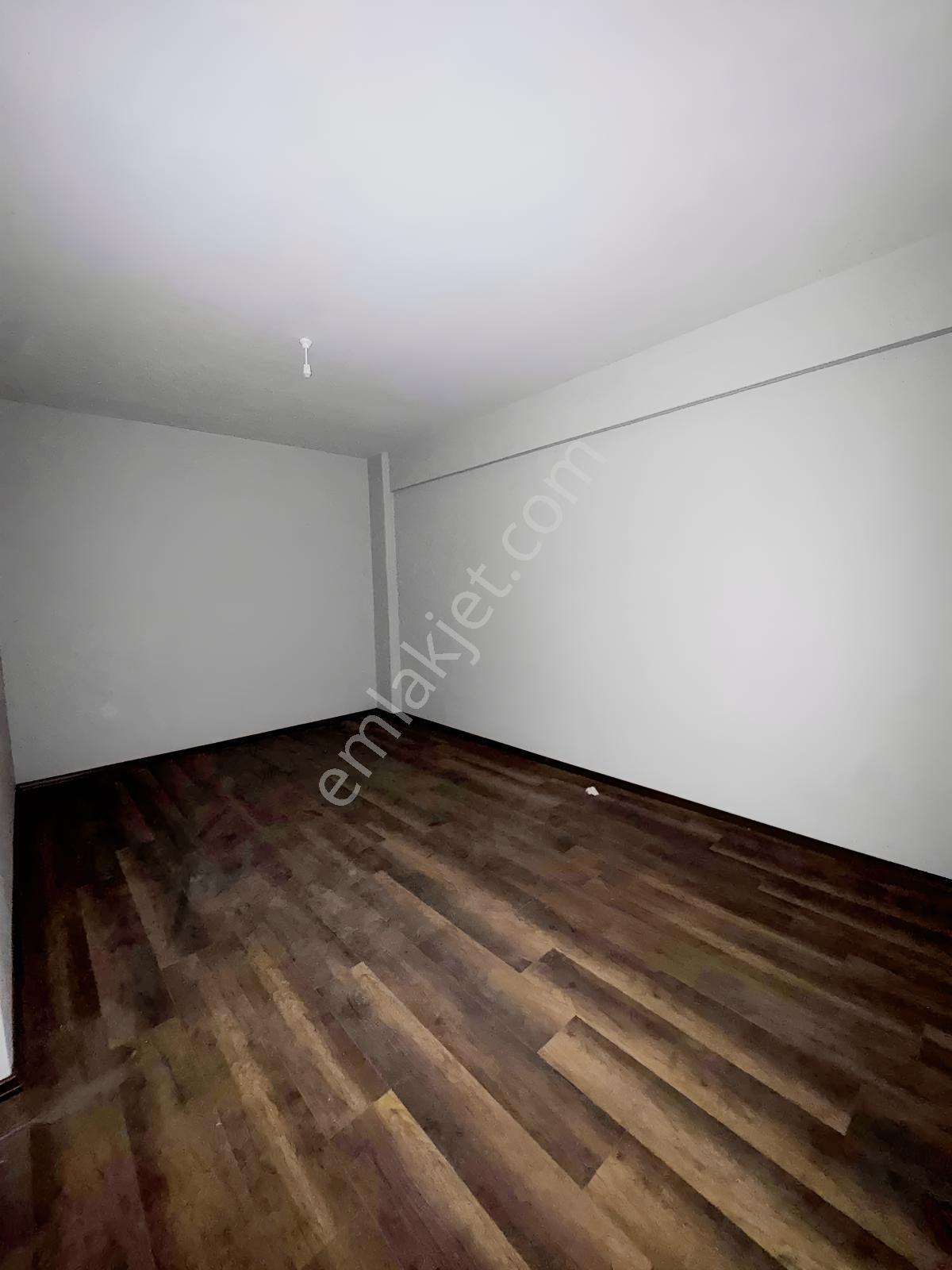 3 Bloklu Site İçerisinde Bahçe Kullanım Alanlı Lüks 2+1 — fotoğraf 12