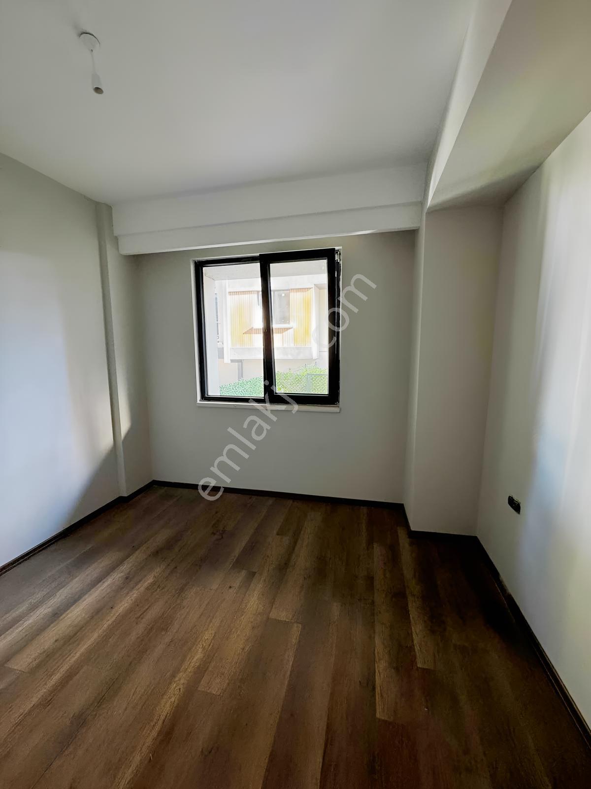 3 Bloklu Site İçerisinde Bahçe Kullanım Alanlı Lüks 2+1 — fotoğraf 15