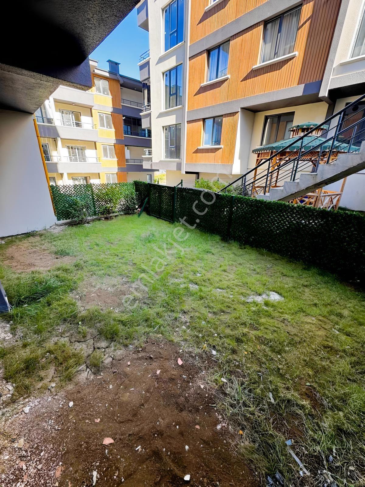 3 Bloklu Site İçerisinde Bahçe Kullanım Alanlı Lüks 2+1 — fotoğraf 19