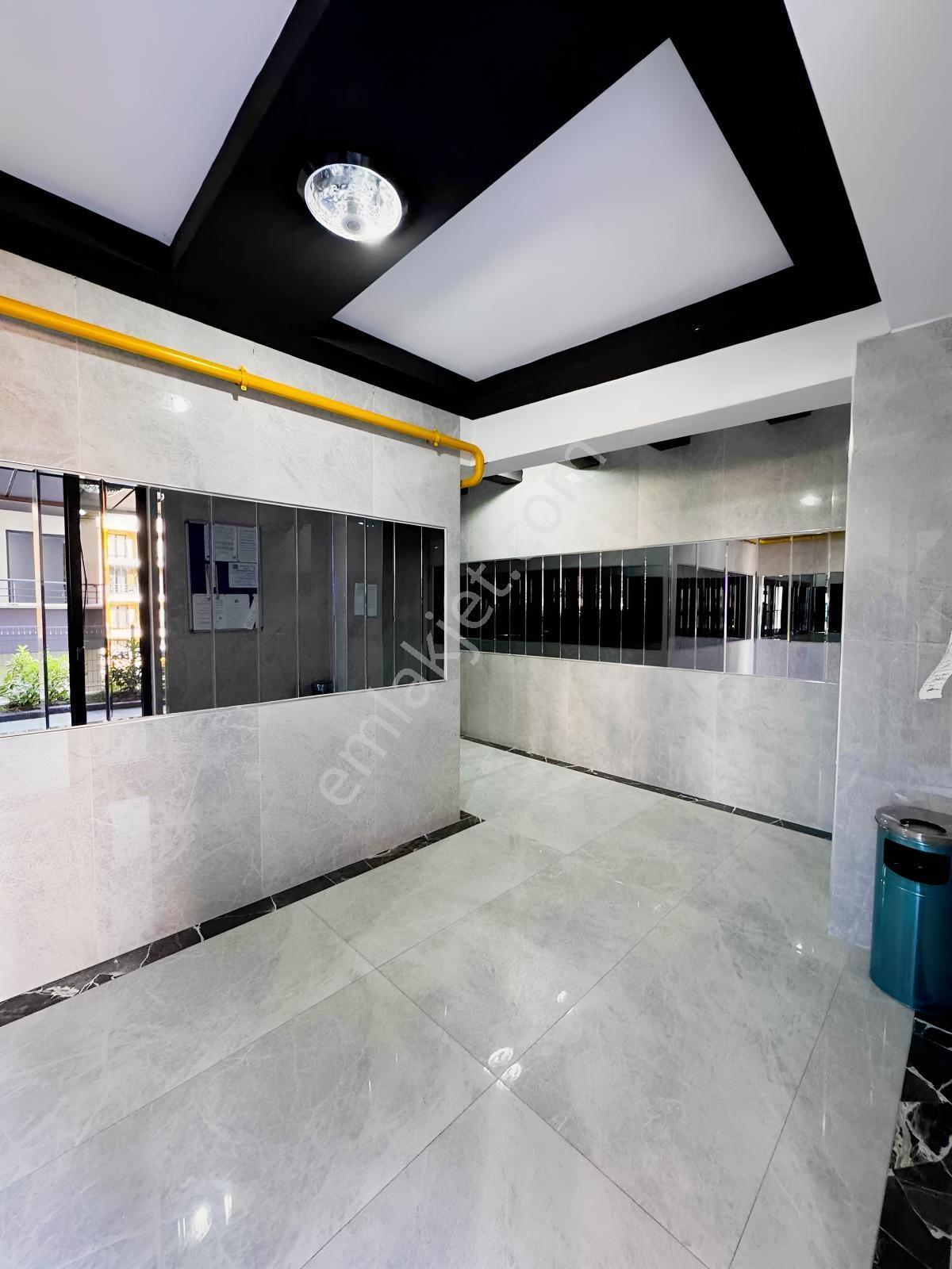 3 Bloklu Site İçerisinde Bahçe Kullanım Alanlı Lüks 2+1 — fotoğraf 22