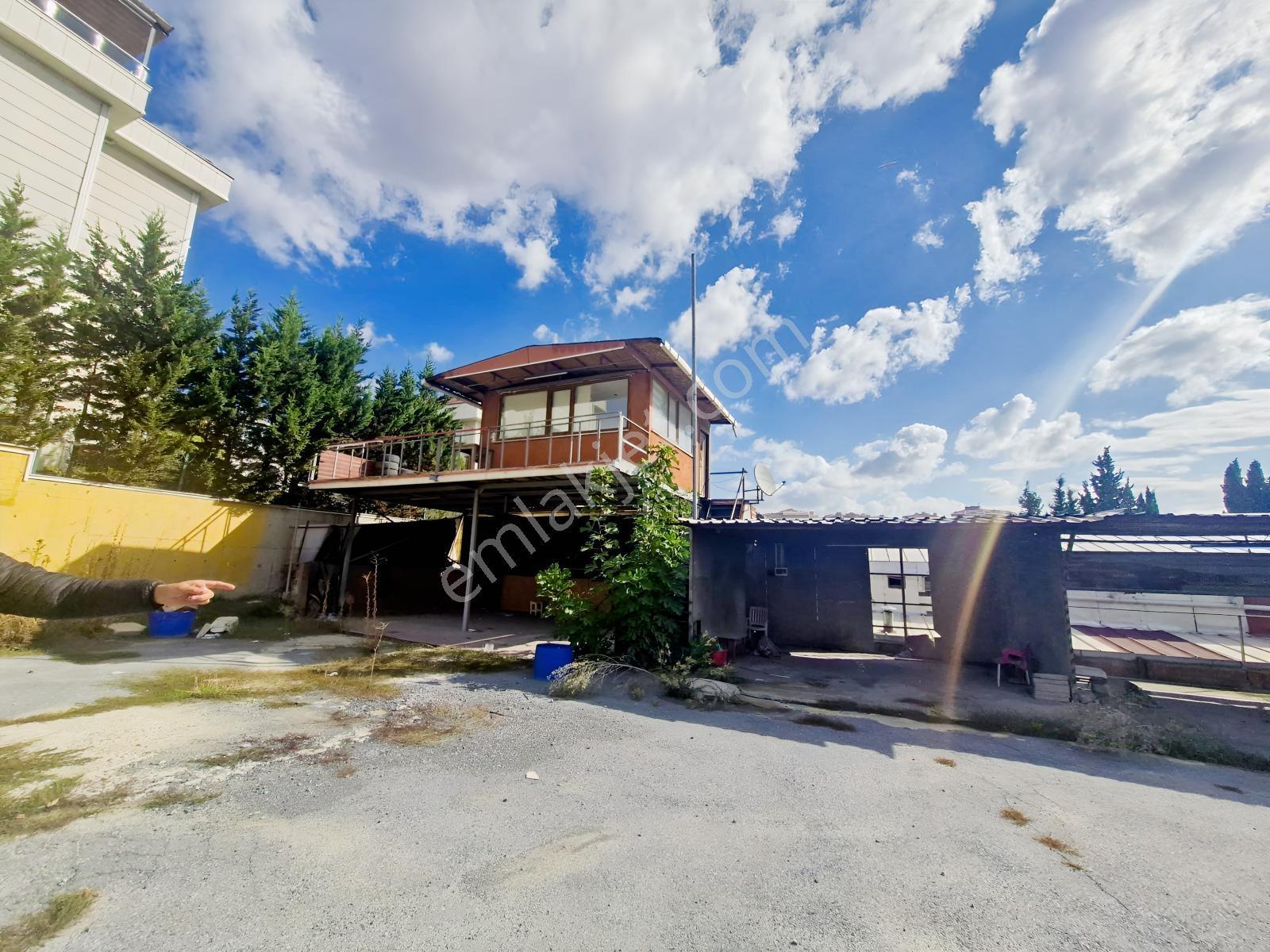 Avcılarda 1.800 M² Oto Sanayi / Ticari Alan — fotoğraf 2