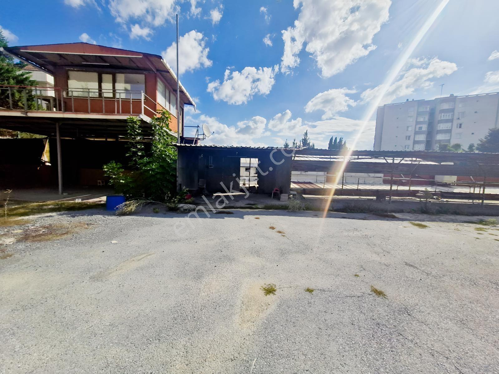 Avcılarda 1.800 M² Oto Sanayi / Ticari Alan — fotoğraf 4