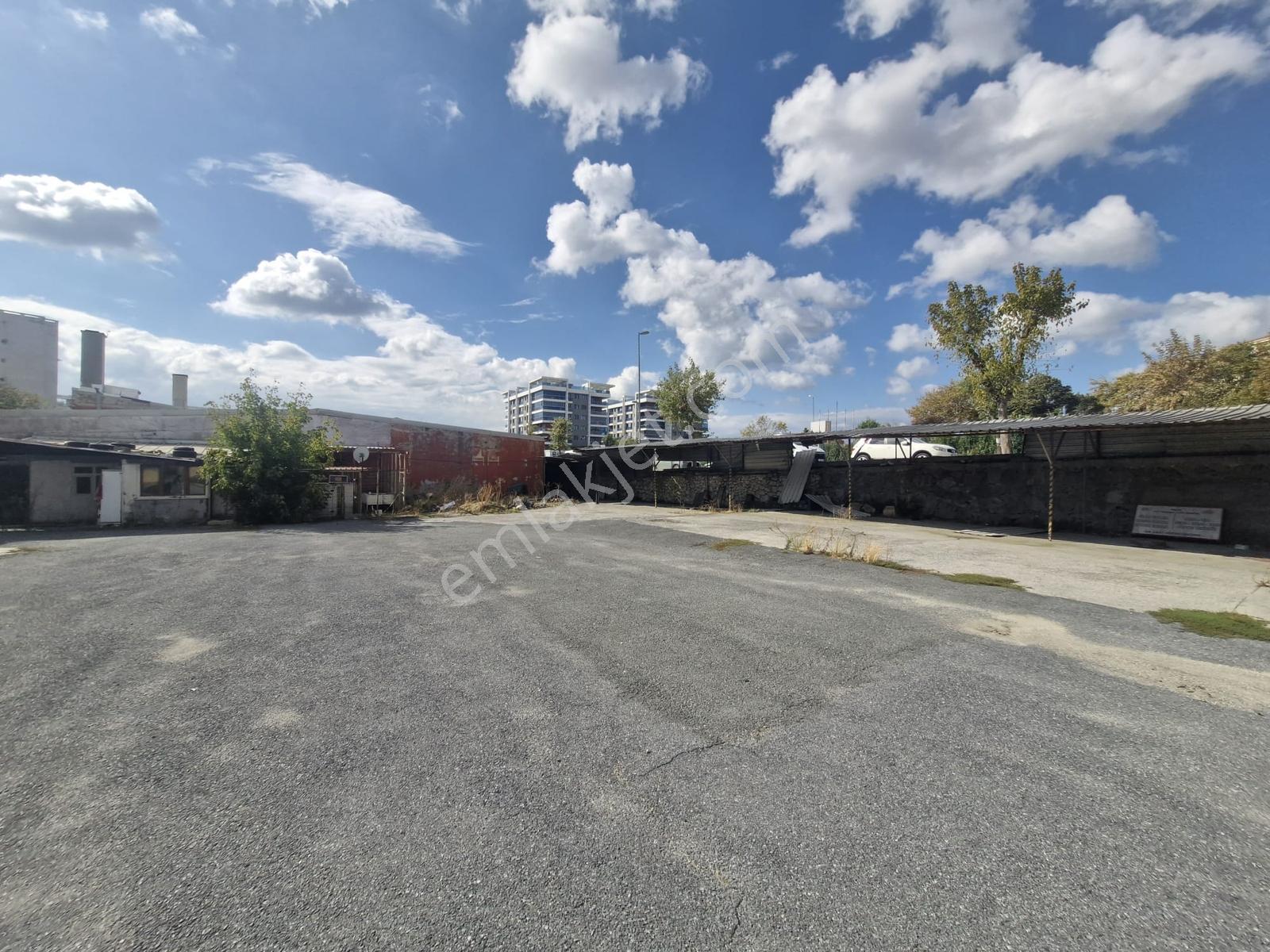 Avcılarda 1.800 M² Oto Sanayi / Ticari Alan — fotoğraf 7