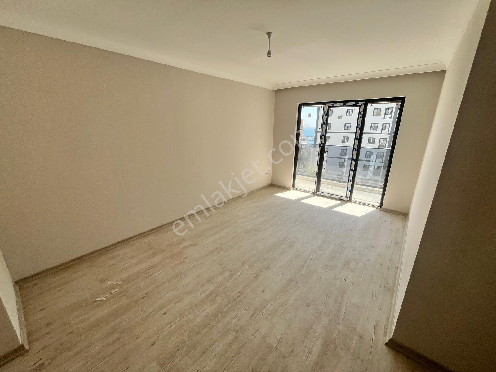 Pendik Mir Metro Sitesi Ön Cephe Manzaralı Satılık 2+1 Daire — fotoğraf 2