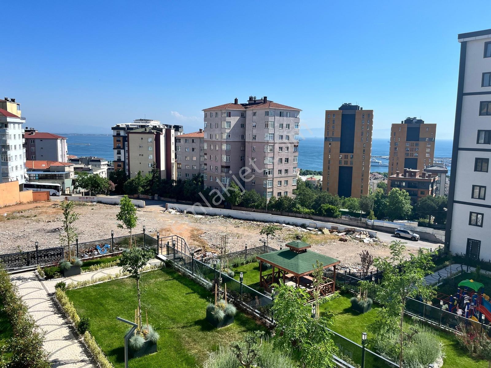 Pendik Mir Metro Sitesi Ön Cephe Manzaralı Satılık 2+1 Daire — fotoğraf 4