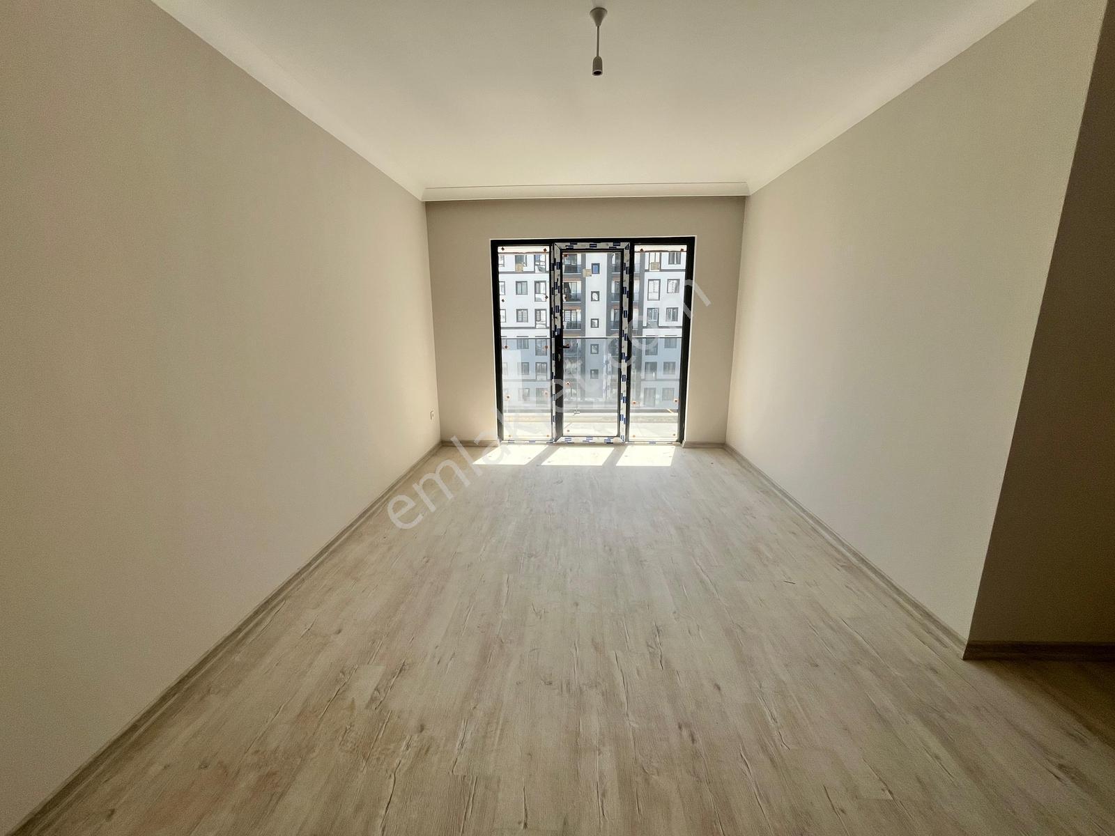 Pendik Mir Metro Sitesi Ön Cephe Manzaralı Satılık 2+1 Daire — fotoğraf 5