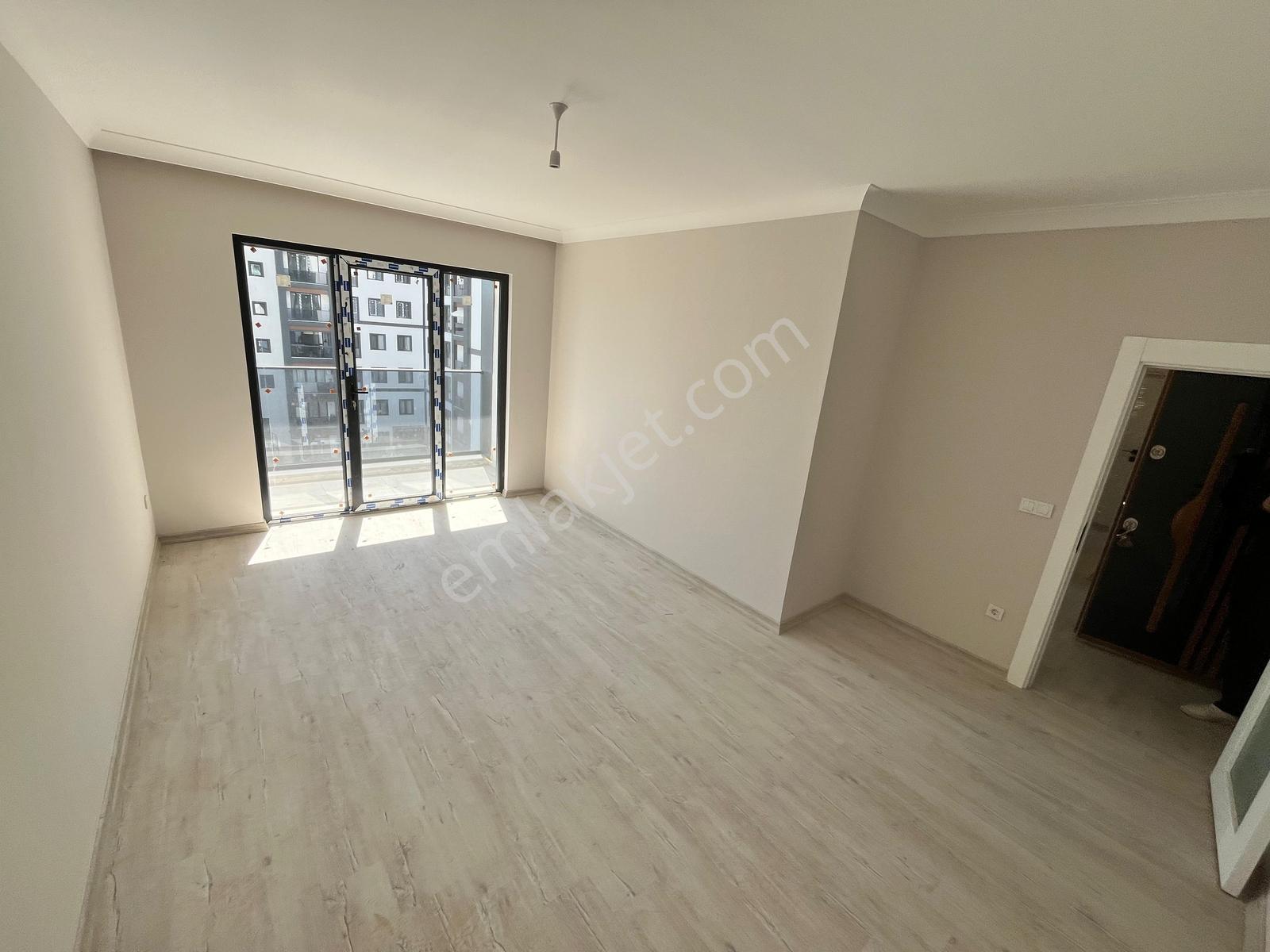 Pendik Mir Metro Sitesi Ön Cephe Manzaralı Satılık 2+1 Daire — fotoğraf 6