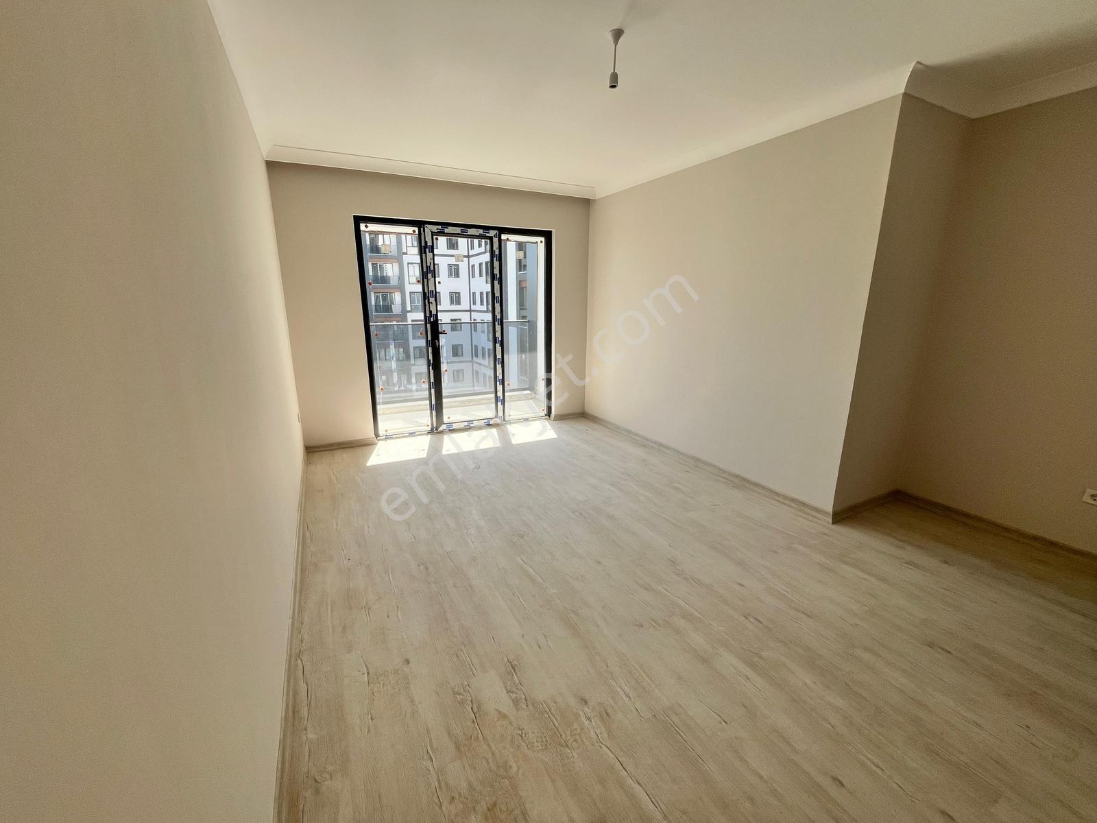 Pendik Mir Metro Sitesi Ön Cephe Manzaralı Satılık 2+1 Daire — fotoğraf 7