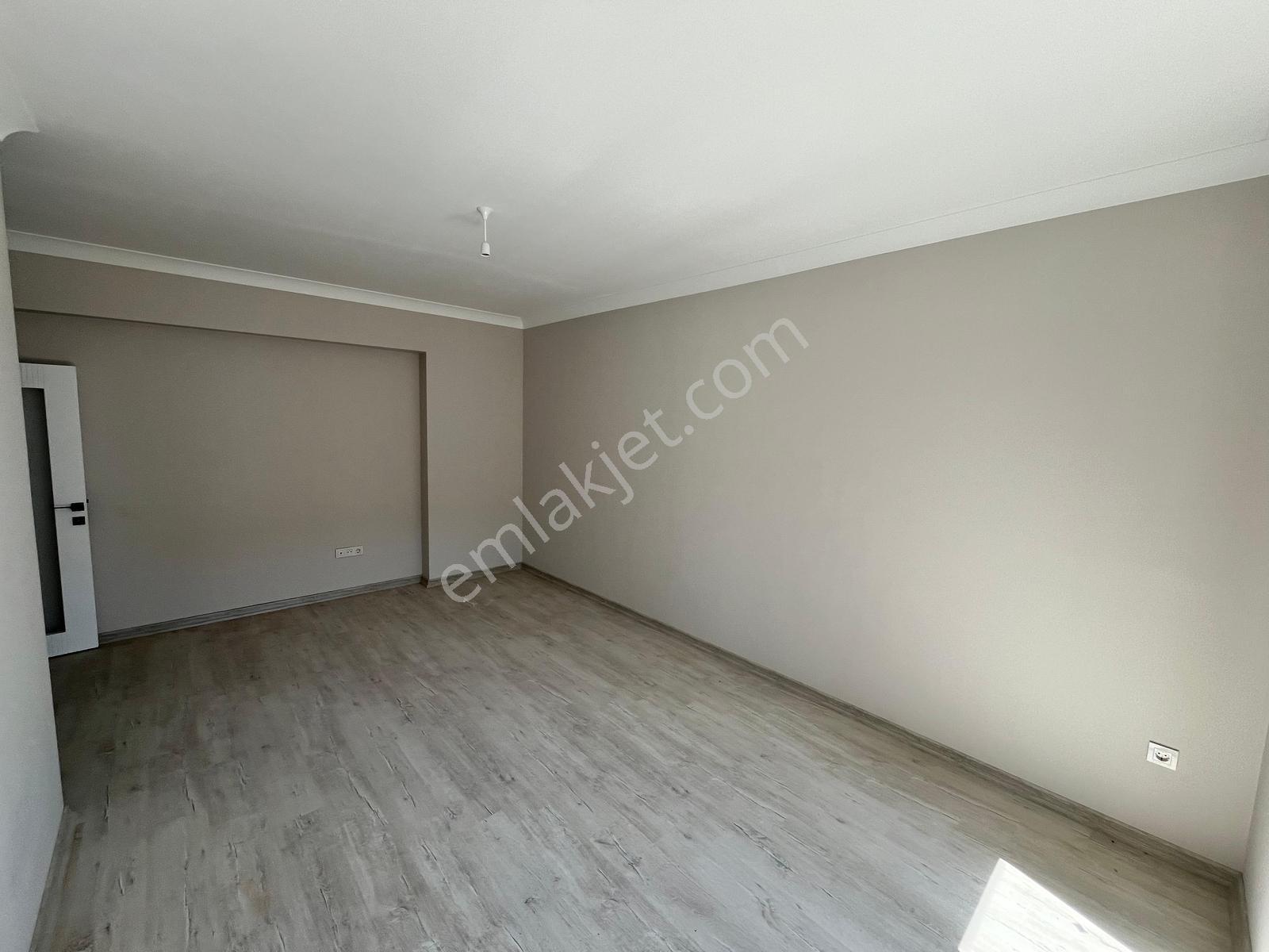 Pendik Mir Metro Sitesi Ön Cephe Manzaralı Satılık 2+1 Daire — fotoğraf 13
