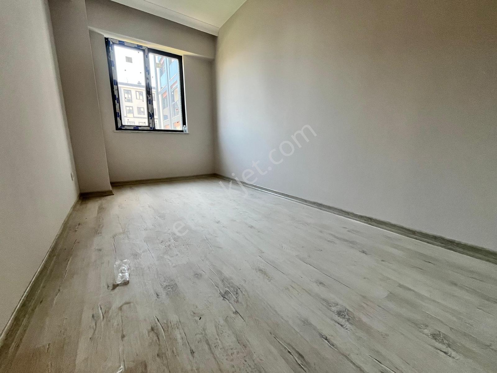 Pendik Mir Metro Sitesi Ön Cephe Manzaralı Satılık 2+1 Daire — fotoğraf 14