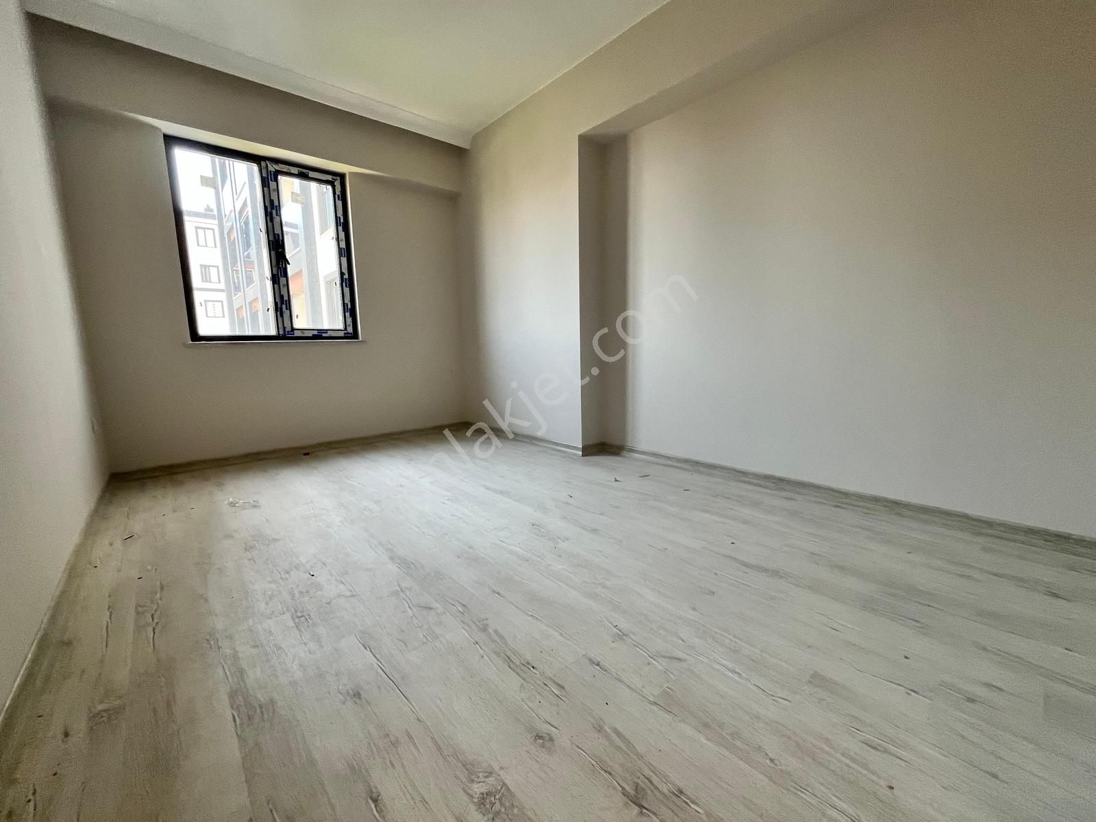 Pendik Mir Metro Sitesi Ön Cephe Manzaralı Satılık 2+1 Daire — fotoğraf 15