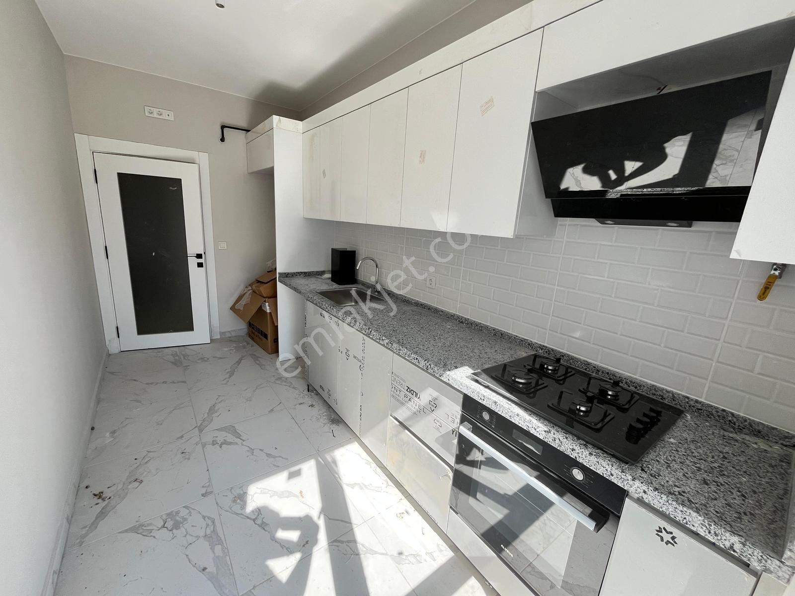 Pendik Mir Metro Sitesi Ön Cephe Manzaralı Satılık 2+1 Daire — fotoğraf 23