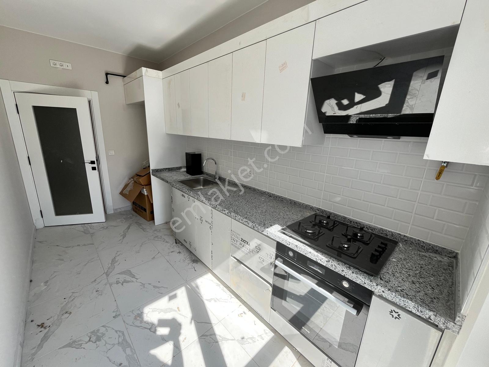 Pendik Mir Metro Sitesi Ön Cephe Manzaralı Satılık 2+1 Daire — fotoğraf 24