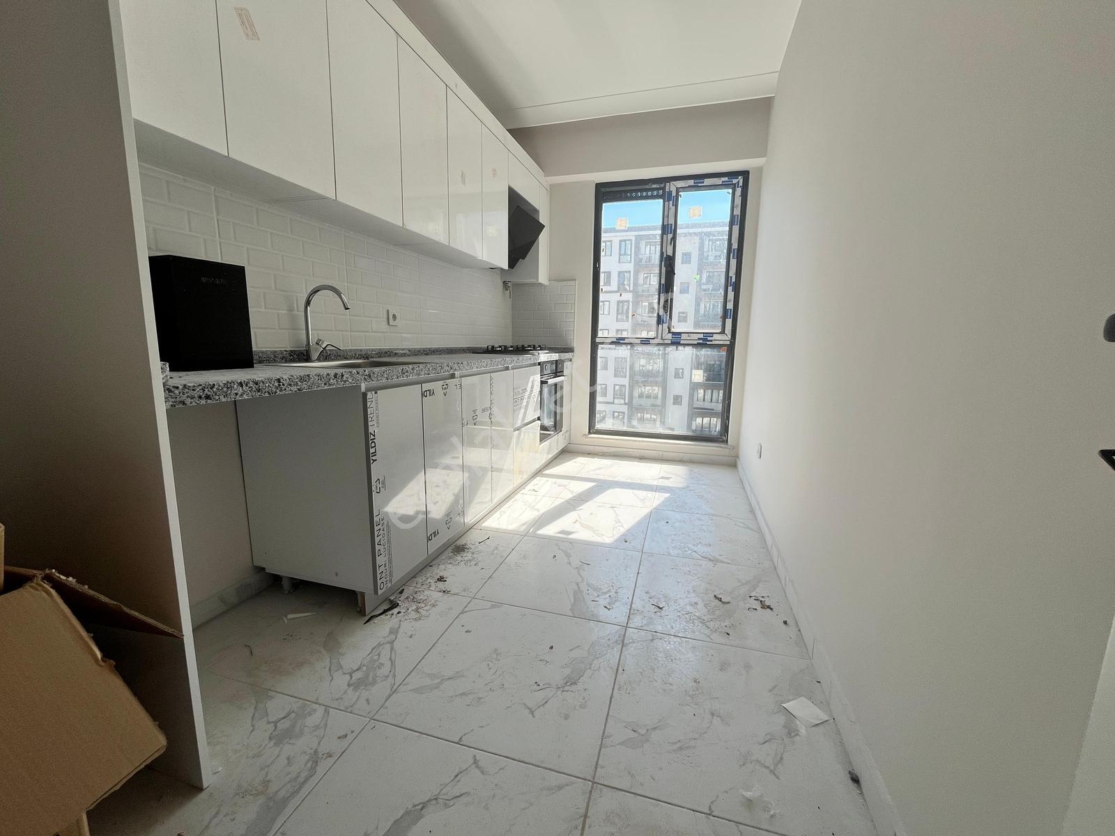 Pendik Mir Metro Sitesi Ön Cephe Manzaralı Satılık 2+1 Daire — fotoğraf 27