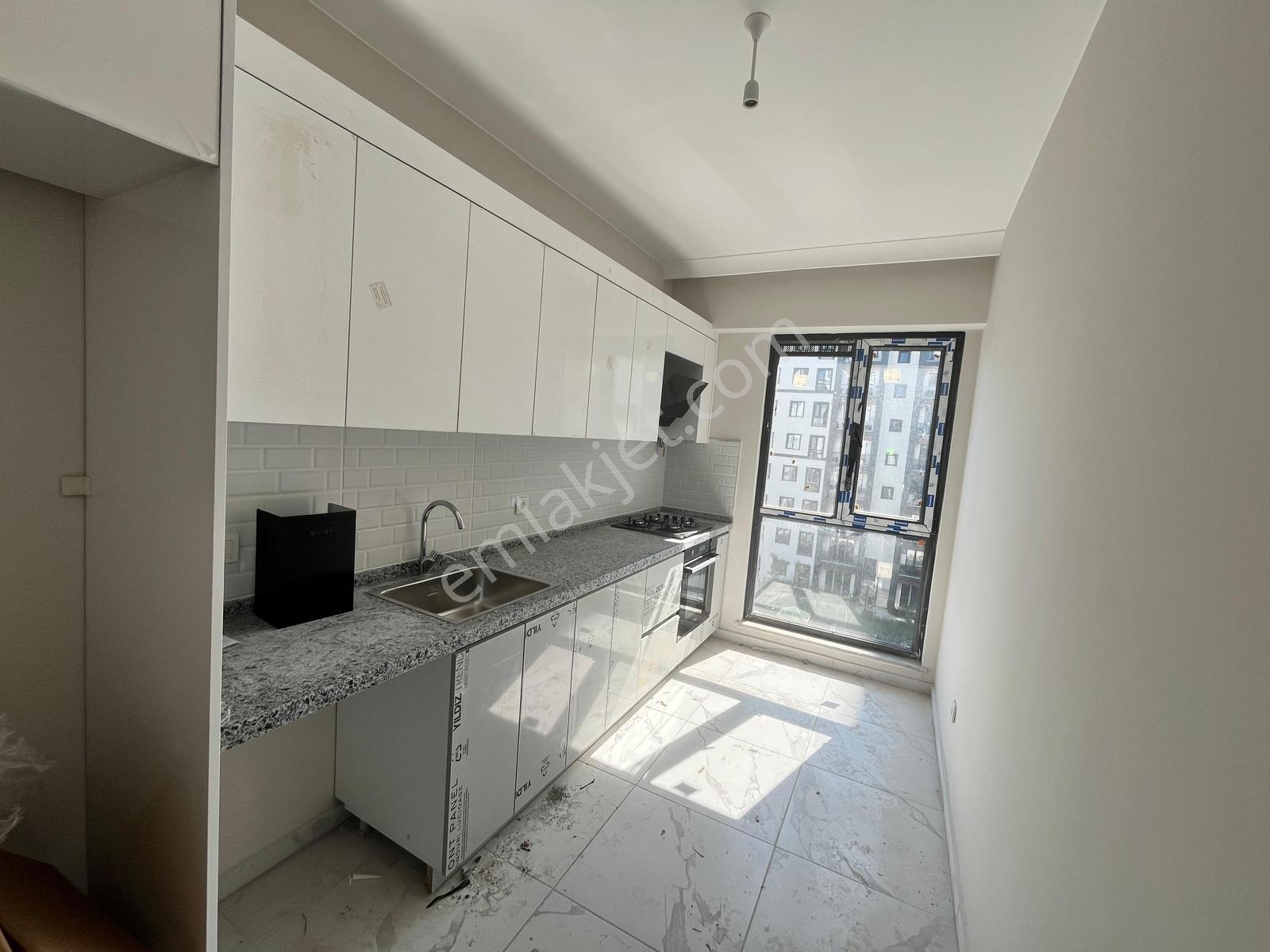 Pendik Mir Metro Sitesi Ön Cephe Manzaralı Satılık 2+1 Daire — fotoğraf 28