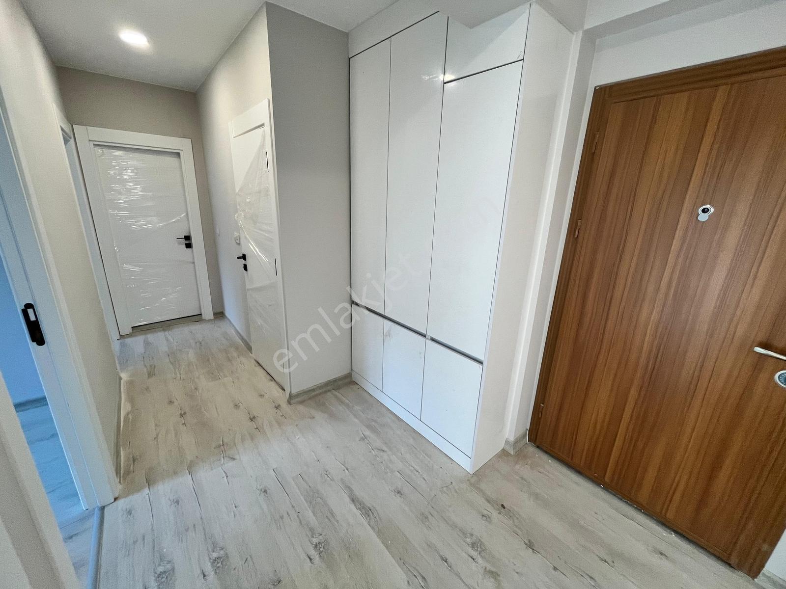 Pendik Mir Metro Sitesi Ön Cephe Manzaralı Satılık 2+1 Daire — fotoğraf 31