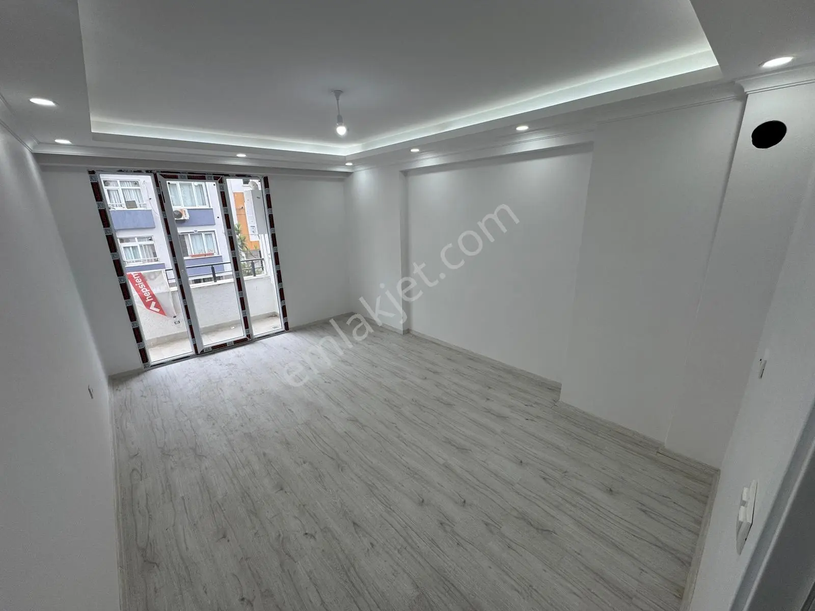 Family' Den Şirinevler Otoparklı Sitede Satılık Lüx 2+1 Daire