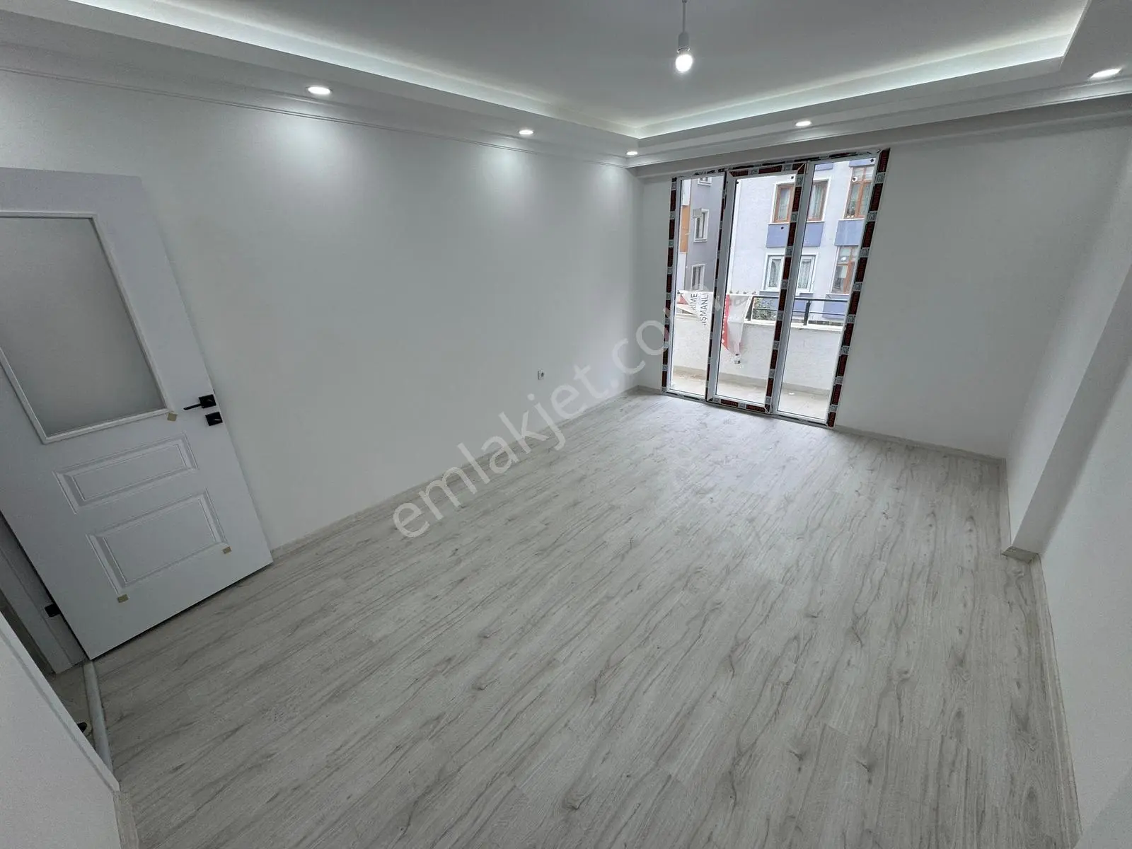 Family' Den Şirinevler Otoparklı Sitede Satılık Lüx 2+1 Daire — fotoğraf 2