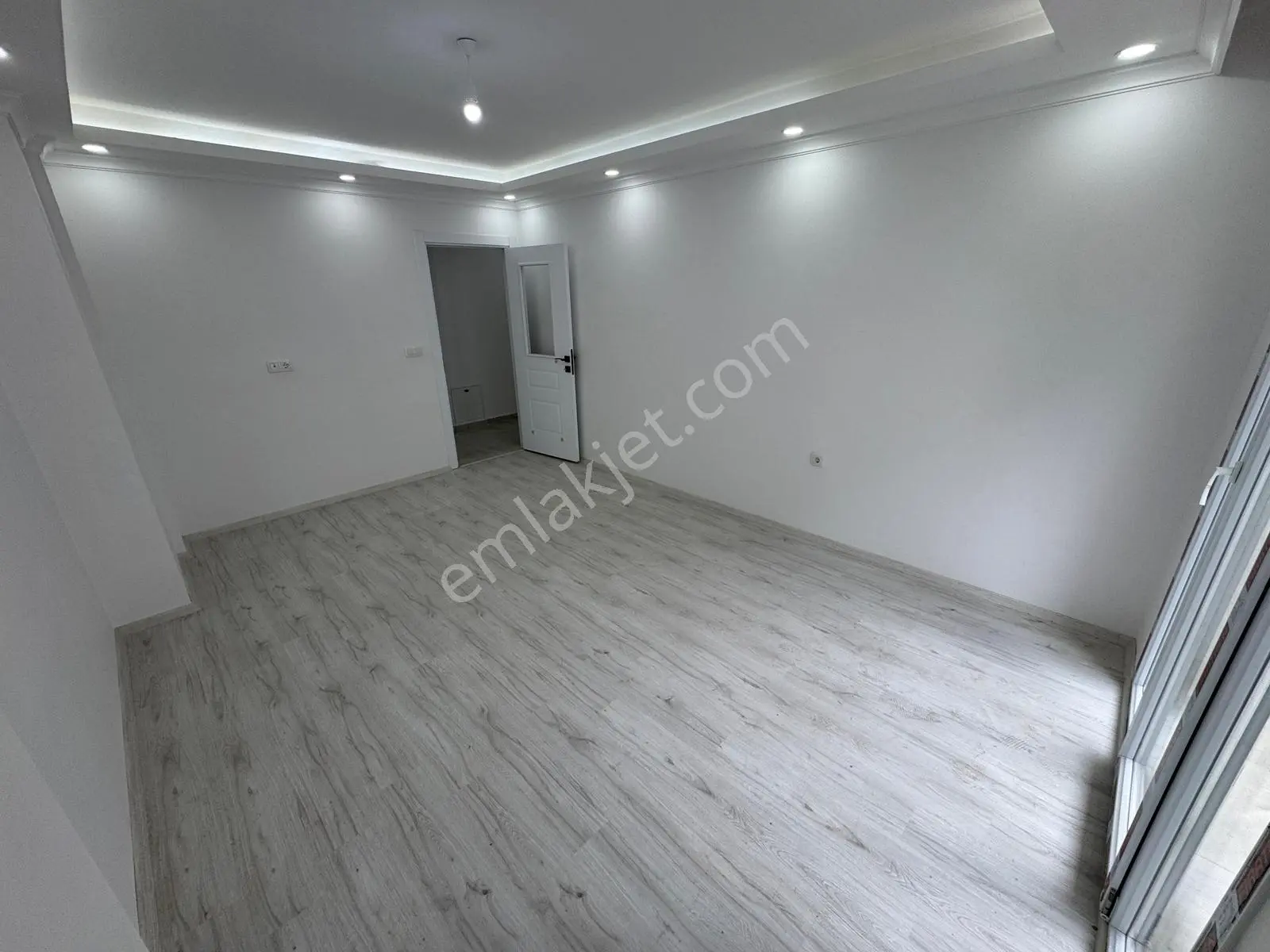 Family' Den Şirinevler Otoparklı Sitede Satılık Lüx 2+1 Daire — fotoğraf 4