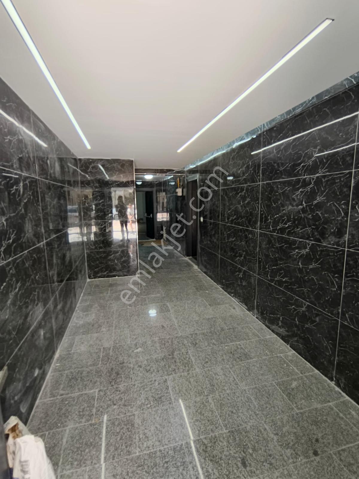 Family' Den Şirinevler Otoparklı Sitede Satılık Lüx 2+1 Daire — fotoğraf 24