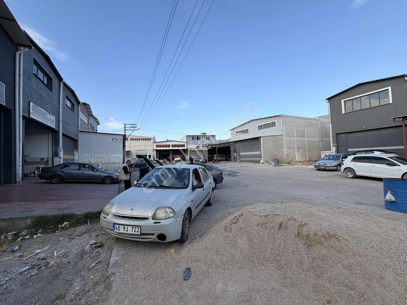 Nuri Giyik Sanayi Sitesinde 161 M2 Merkezi Konumda Satılık Arsa — fotoğraf 3