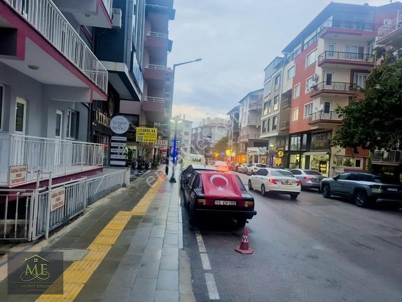 Öğretmen Evi Yakını 27 Mayıs Cadde Üzerinde Talas Olur. — fotoğraf 2