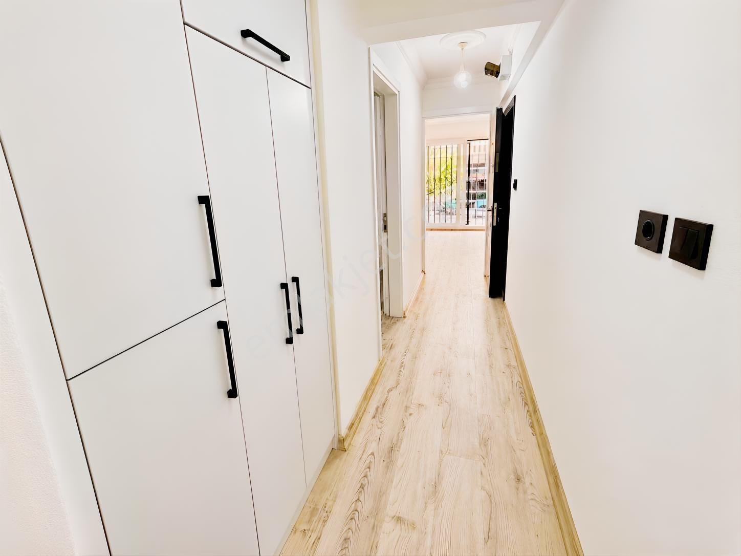 Kuşadası Sehir Merkezinde Satılık Kelepir 2+1 90 M2 Daire — fotoğraf 8