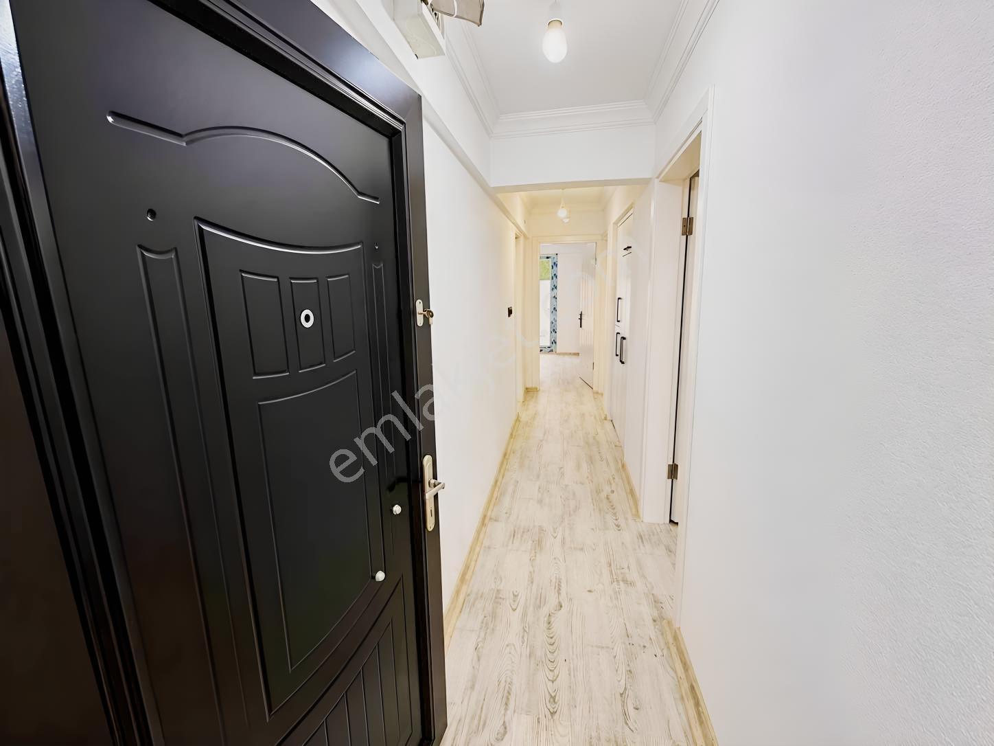 Kuşadası Sehir Merkezinde Satılık Kelepir 2+1 90 M2 Daire — fotoğraf 9