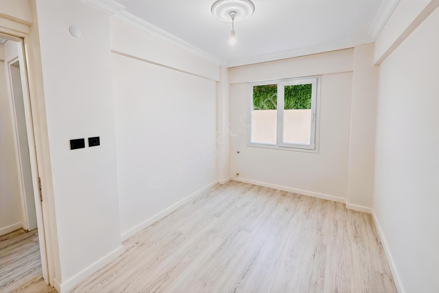 Kuşadası Sehir Merkezinde Satılık Kelepir 2+1 90 M2 Daire — fotoğraf 14